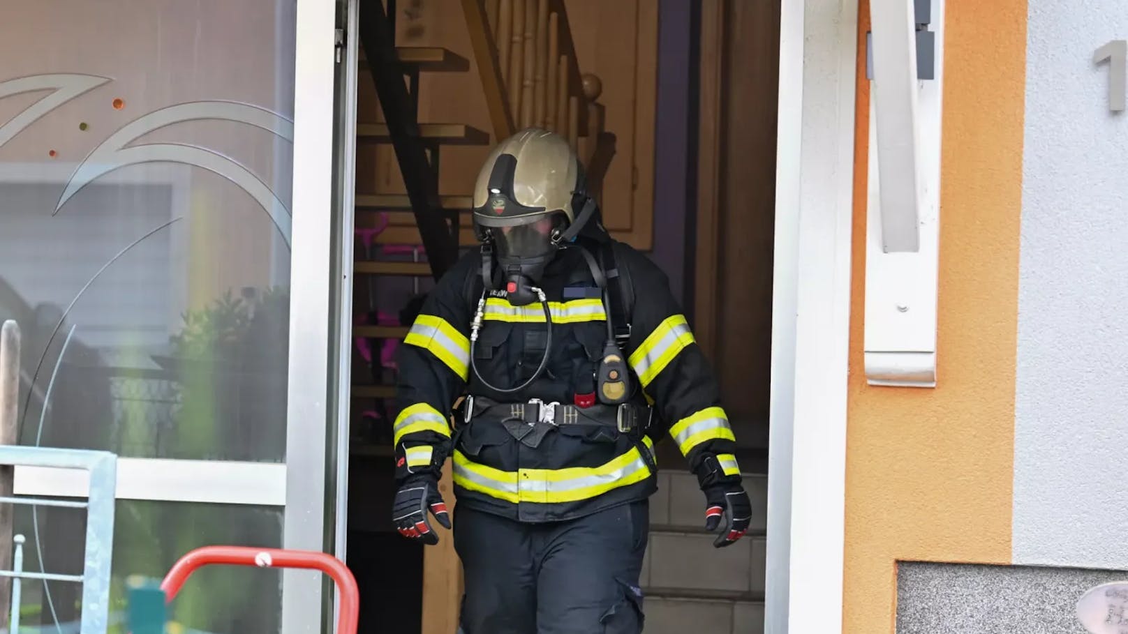 Schwerer Atemschutz war bei dem Einsatz nötig.