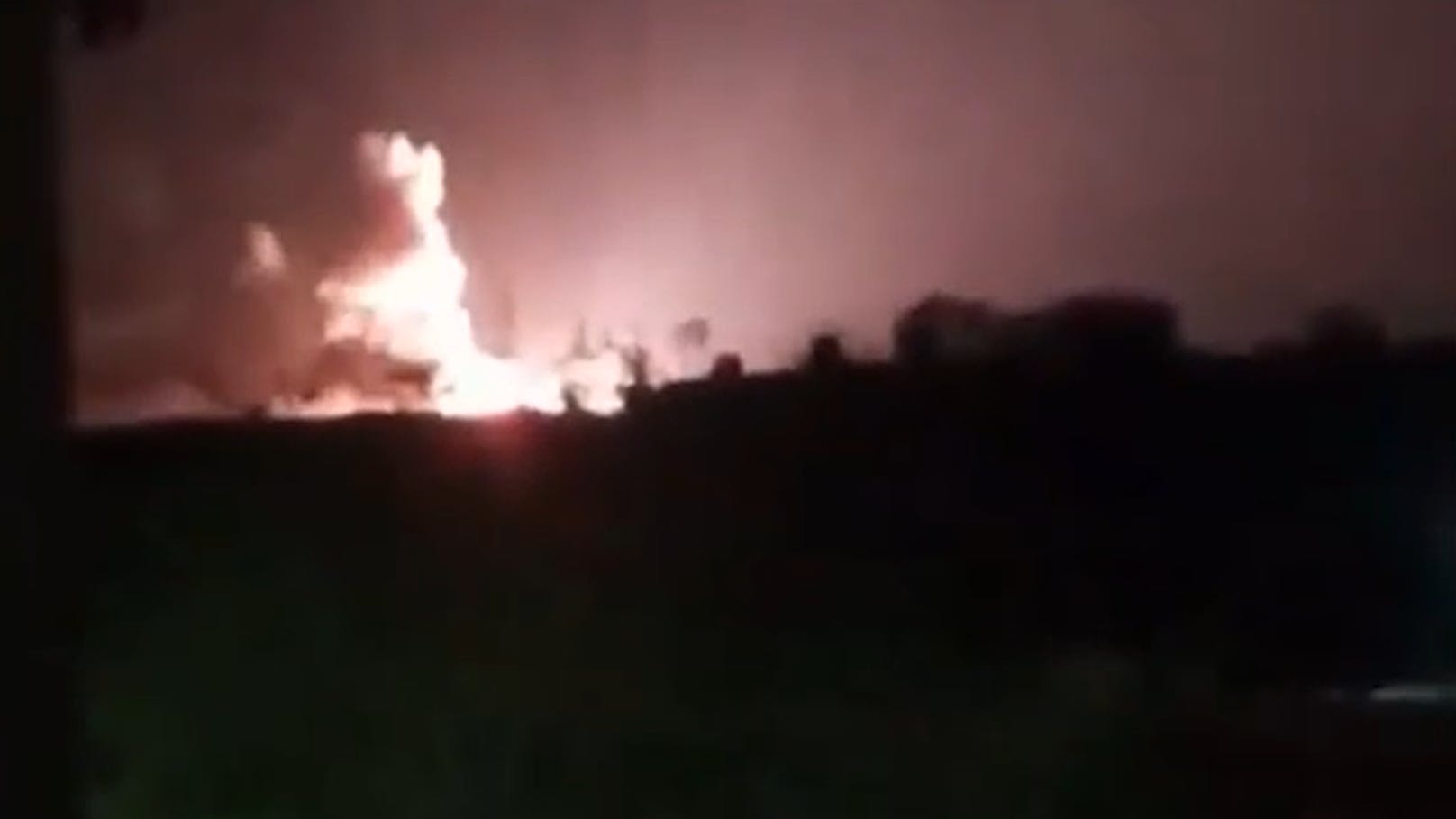 Massive Explosionen auf Russen-Flugplatz auf der Krim