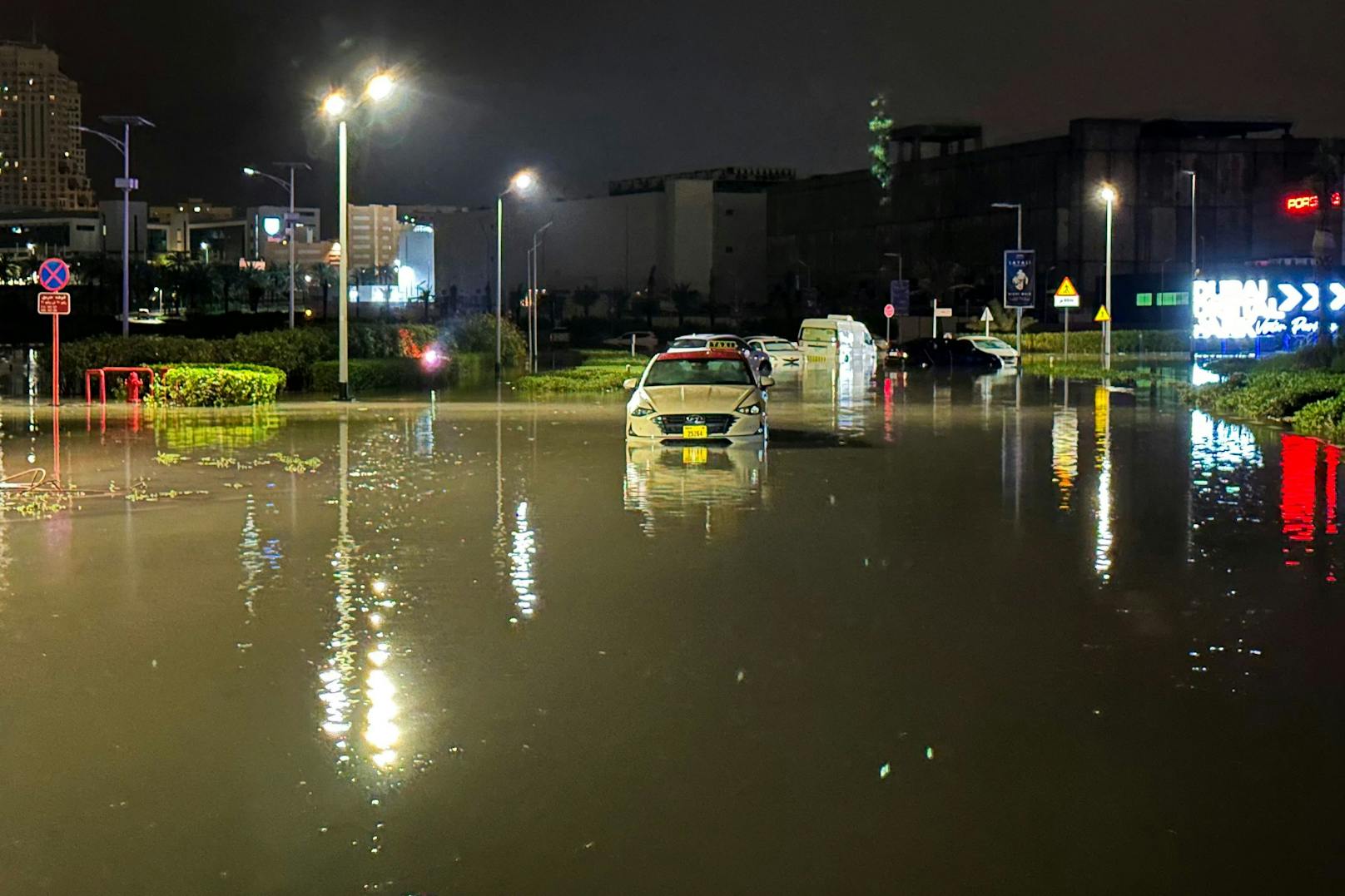 Am 16. April wurde die arabische Metropole Dubai von noch nie erlebten Regenmengen geflutet. An einem Tag gab es so viel Niederschlag wie sonst in zwei Jahren.