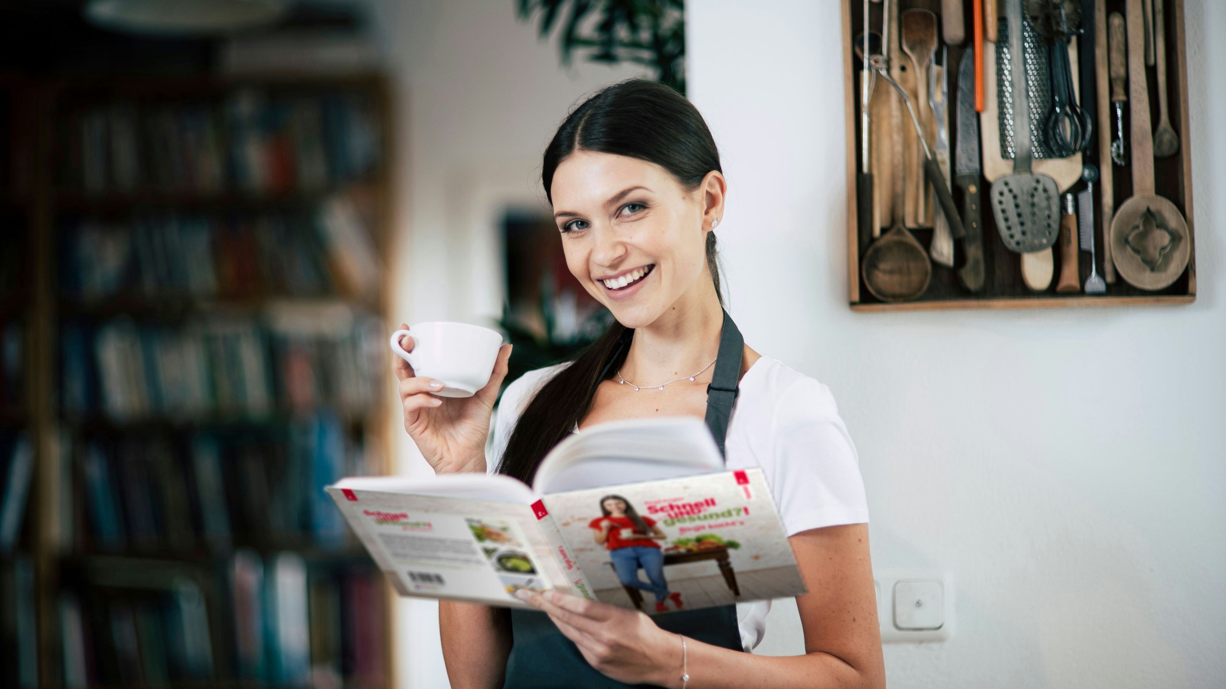 Die bekannte Diätologin Birgit Kogler stellt in dem neuen Buch “Schnell und gesund?! Birgit kocht’s” – erschienen im Trauner Verlag - Rezepte vor, die schnell funktionieren UND gesund sind.