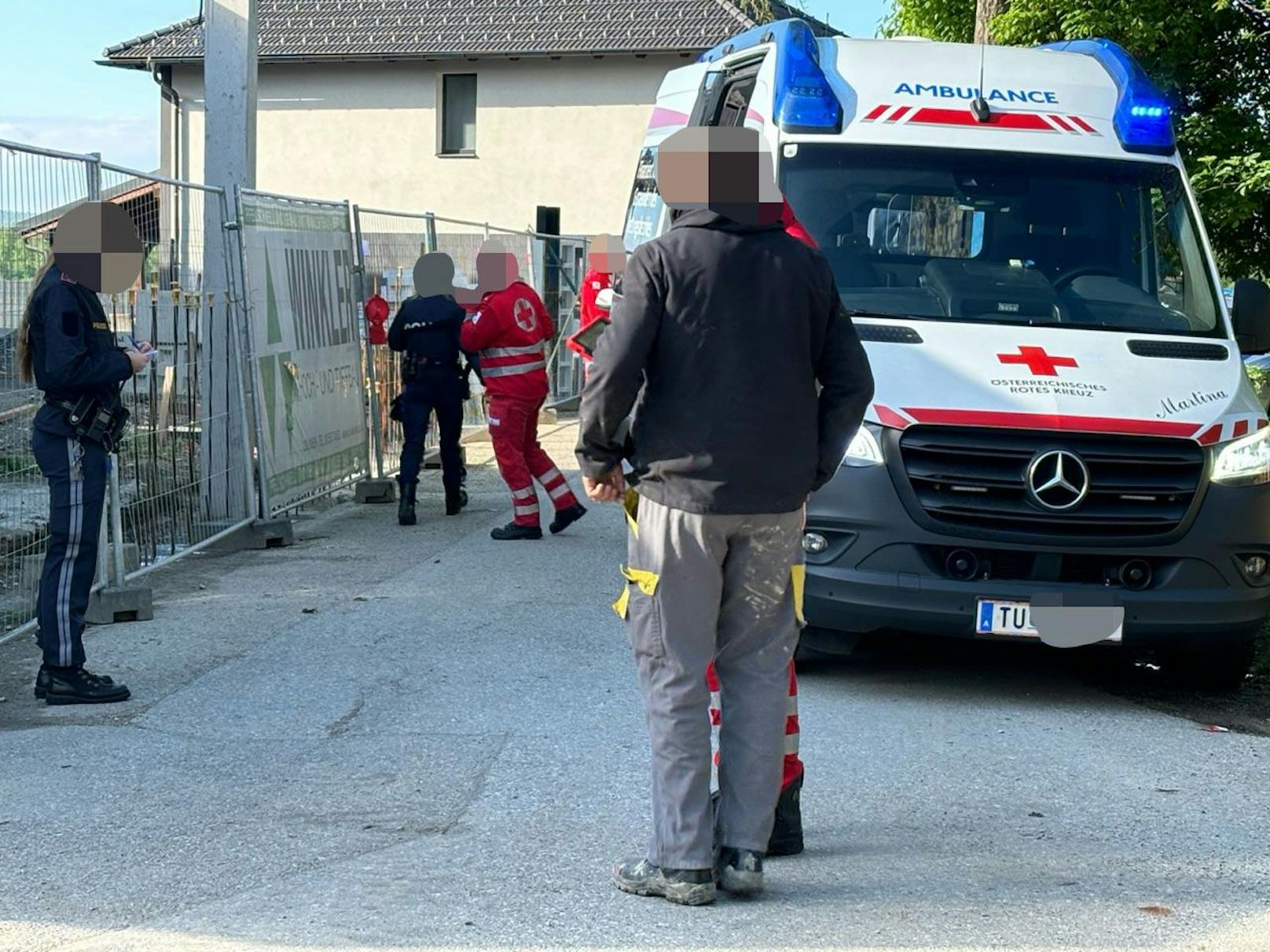 Polizei, Rettung vor Ort