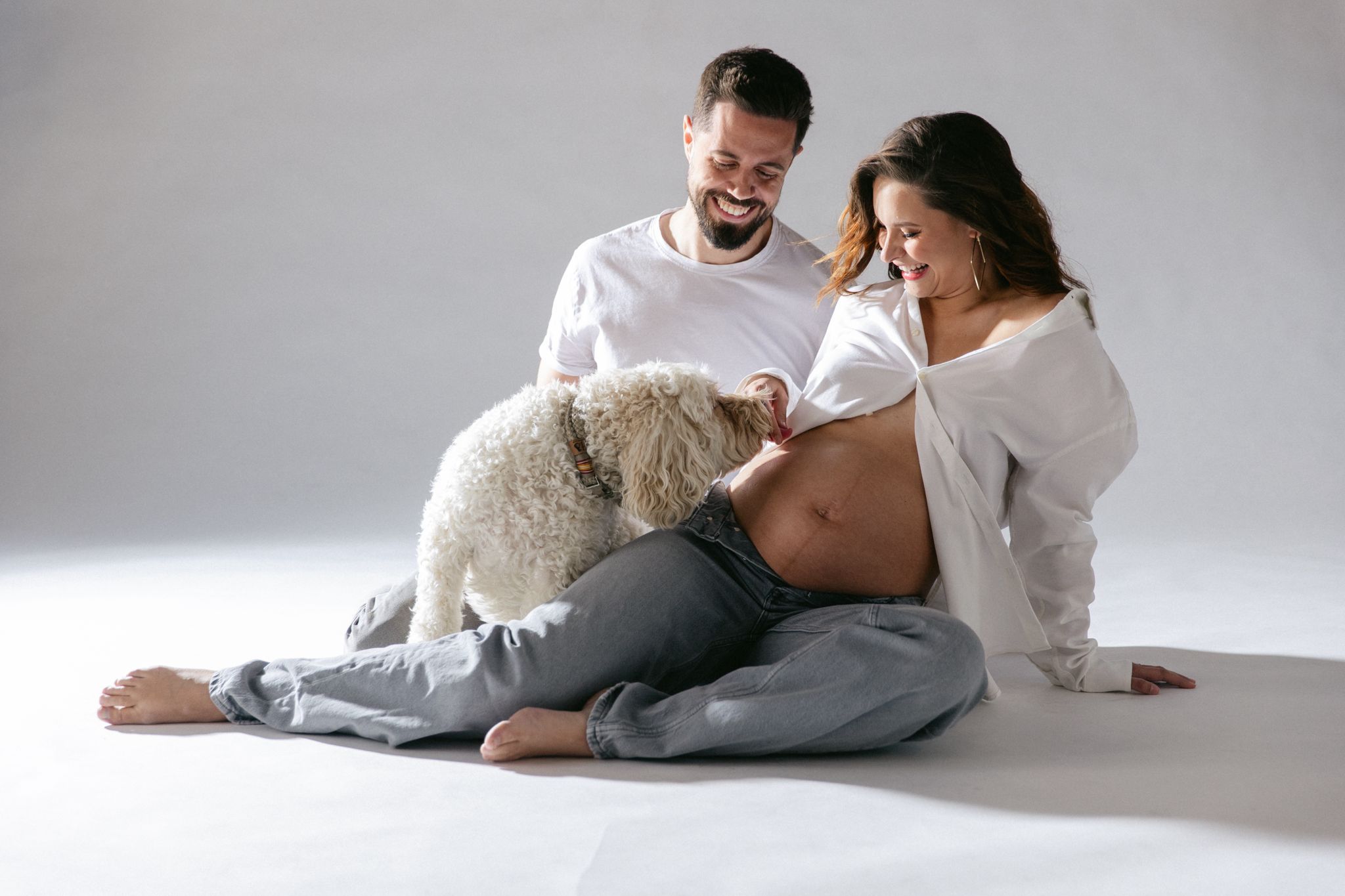 Julia und Christian Furdea mit ihrem Hund Lumi beim 