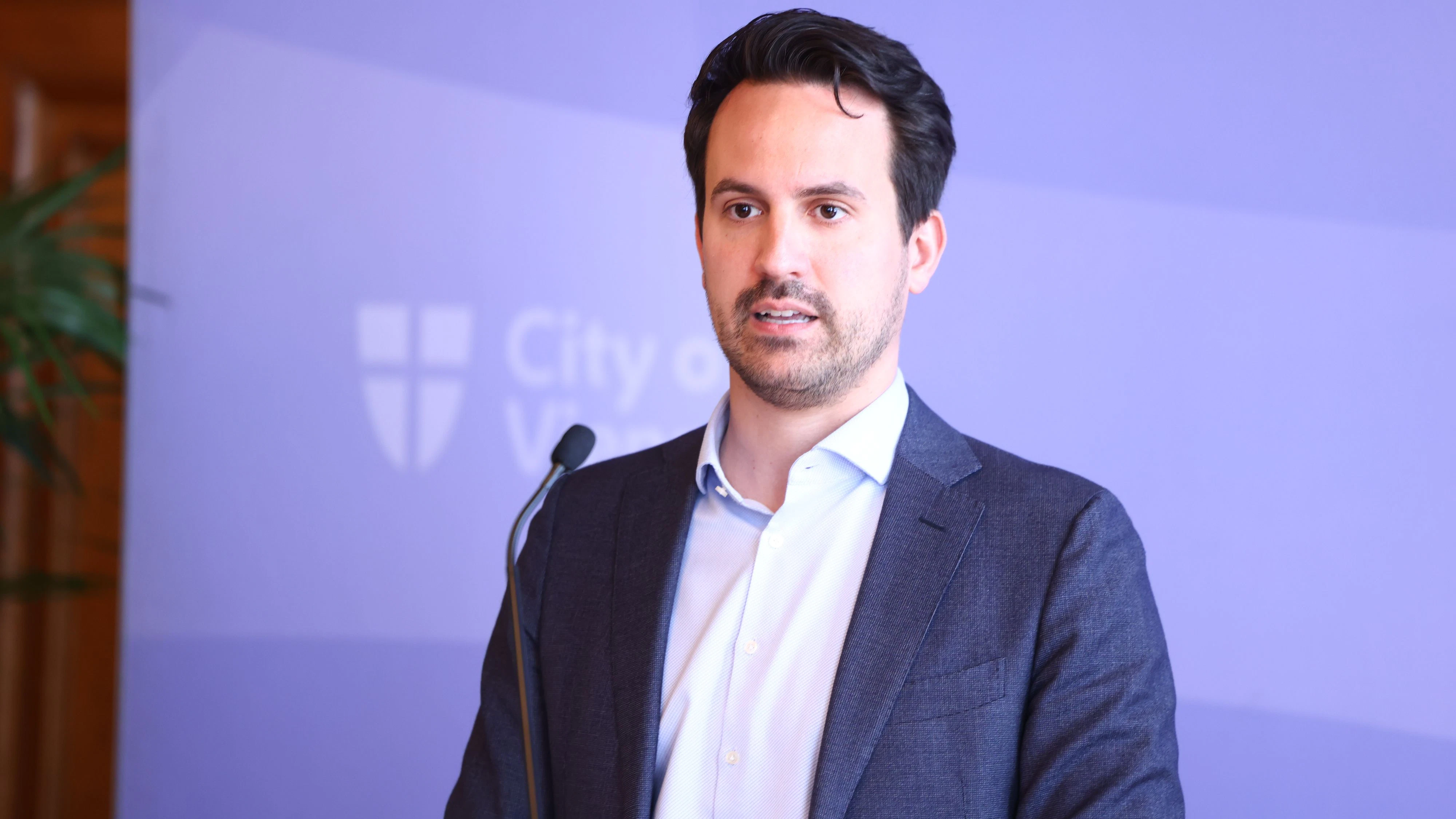 Steht in der Kritik: Vizebürgermeister Christoph Wiederkehr, der derzeit Briefe an Zeitungen verschickt.