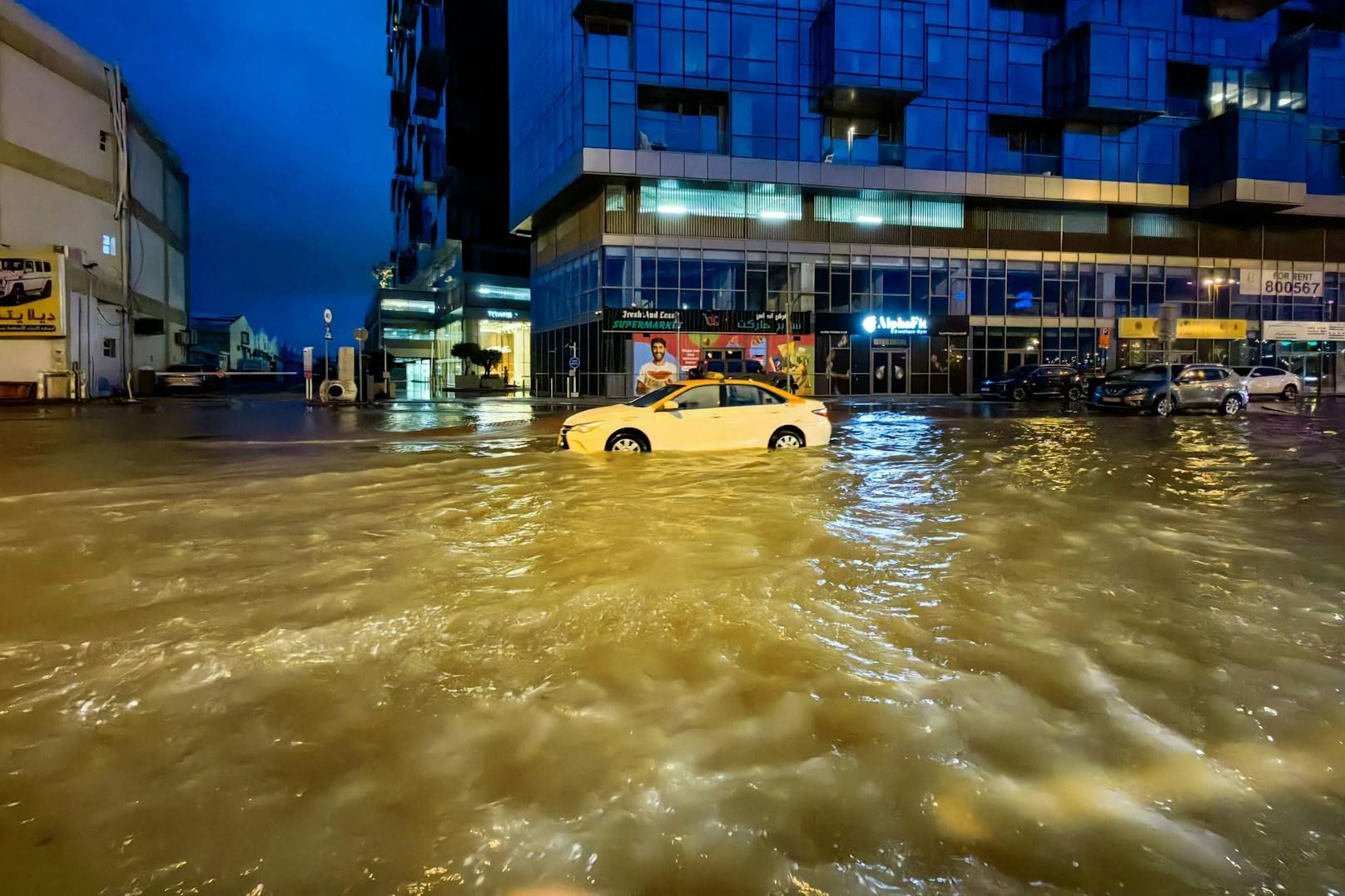 Am 16. April wurde die arabische Metropole Dubai von noch nie erlebten Regenmengen geflutet. An einem Tag gab es so viel Niederschlag wie sonst in zwei Jahren.