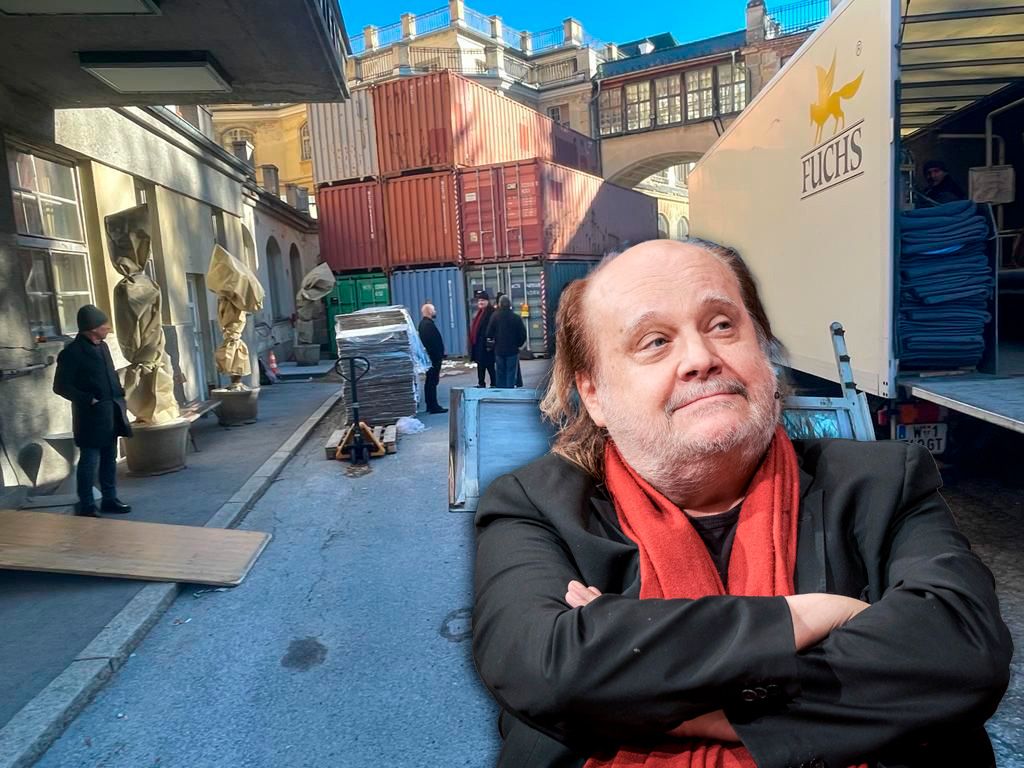 Die Container von Paulus Mankers Theaterproduktionen (hi.) versperren noch immer den Eingang des Südbahnhotels am Semmering (NÖ). Dem Dramaturg droht nun die nächste Zwangsräumung.