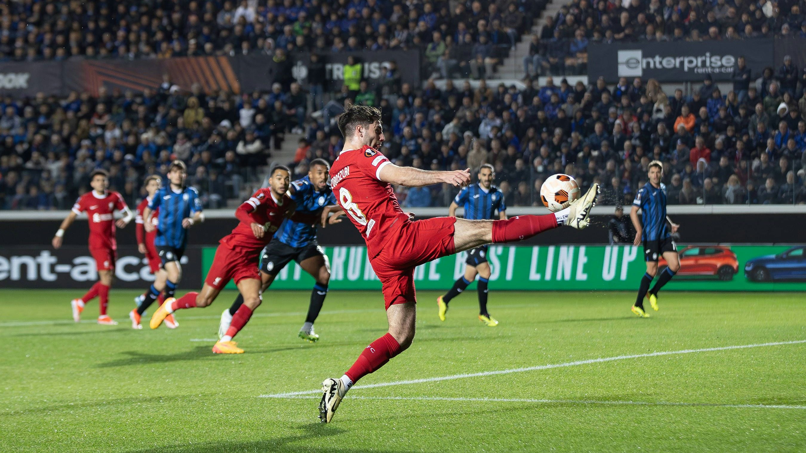 Ex-Salzburger Dominik Szoboszlai und Liverpool müssen in Bergamo das 0:3 aus dem Rückspiel aufholen.