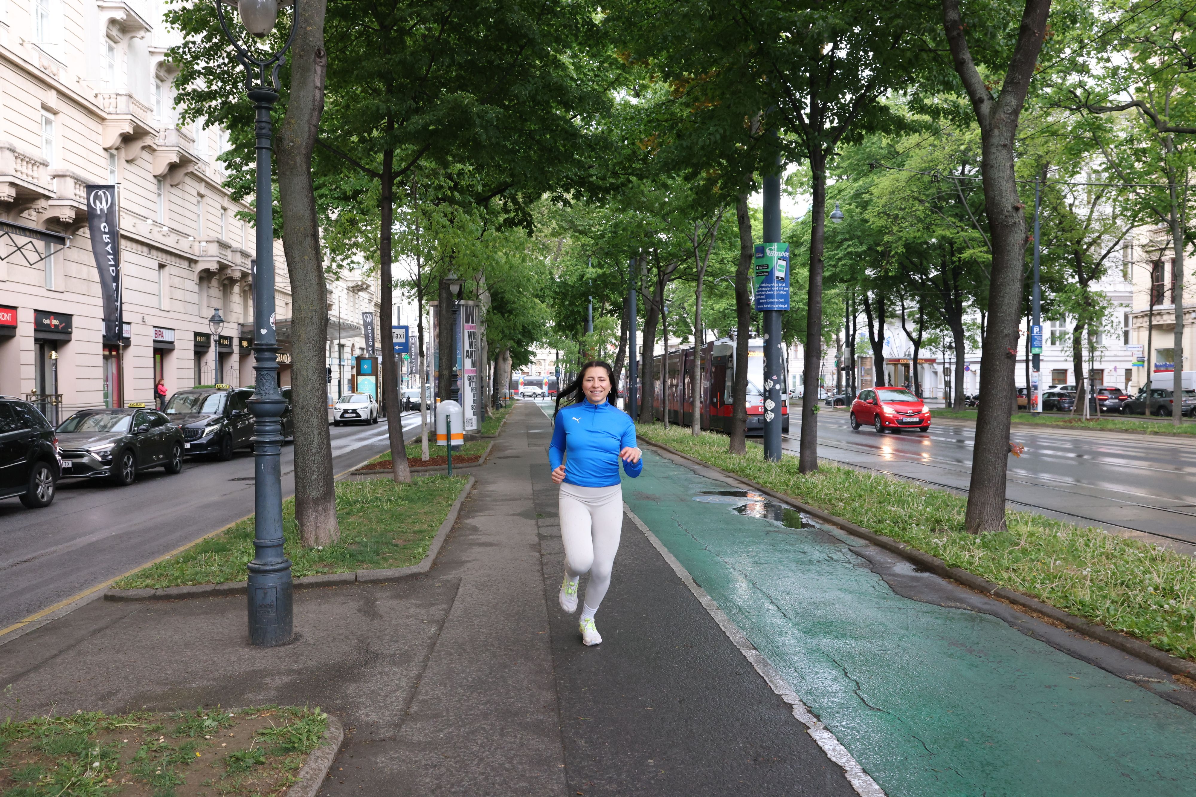 Sophie Imhof (28) lief Bim-Linien in Wien ab.