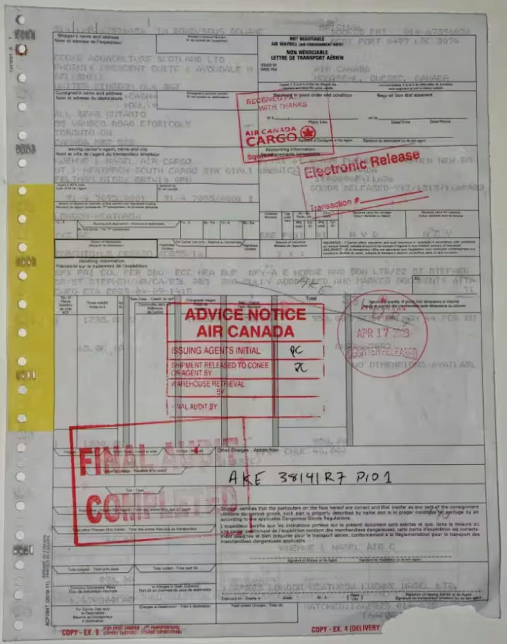 Die Polizei veröffentlichte auch ein Bild des duplizierten Luftfrachtbriefs, der zum Abholen des Goldes verwendet wurde.