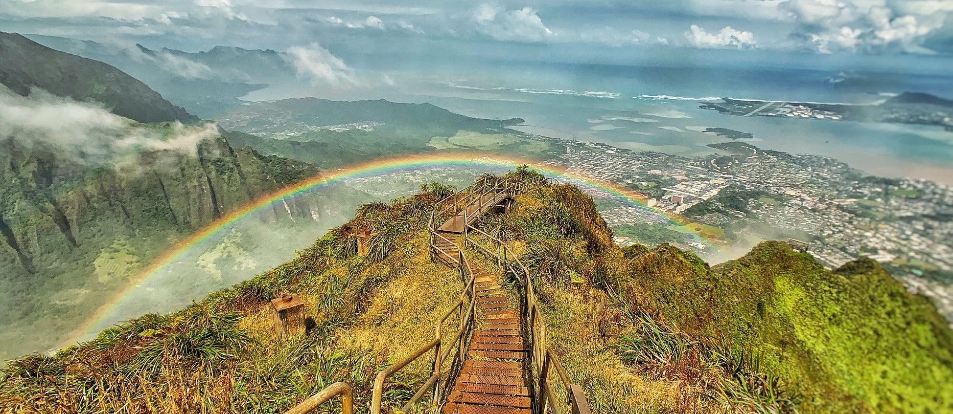 Illegal, aber schön: Der Aufstieg über die Haʻikū Stairs auf Hawaii
