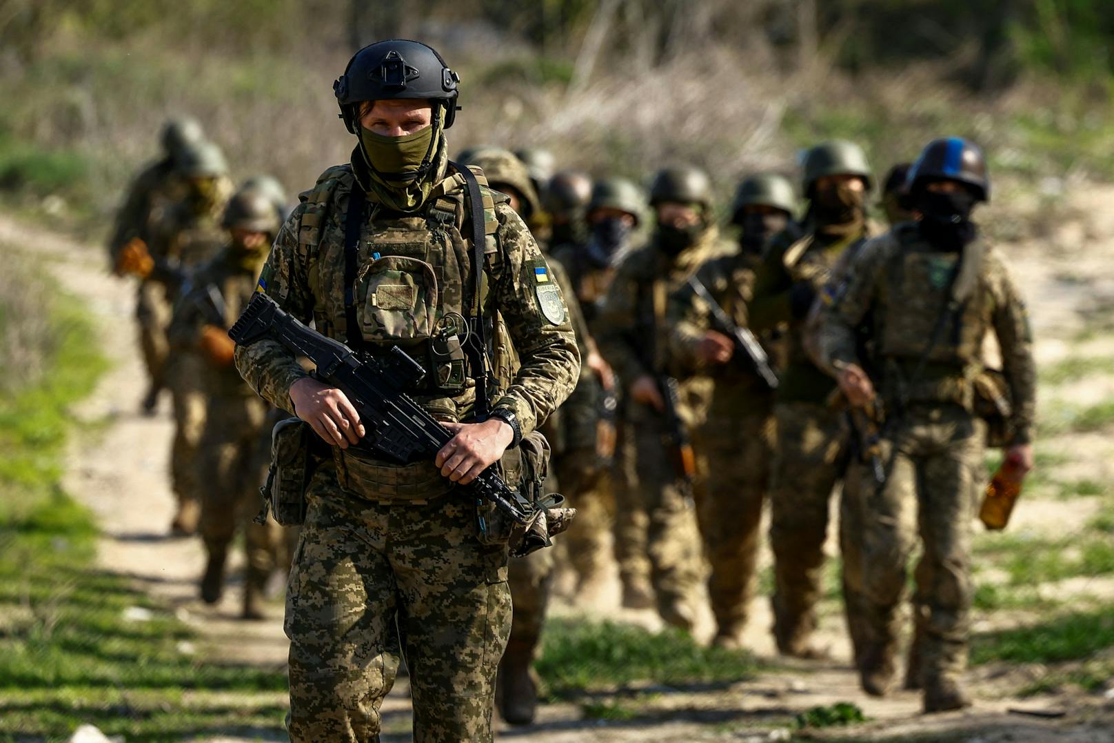 Sie kämpfen gegen die Armee des eigenen Landes.