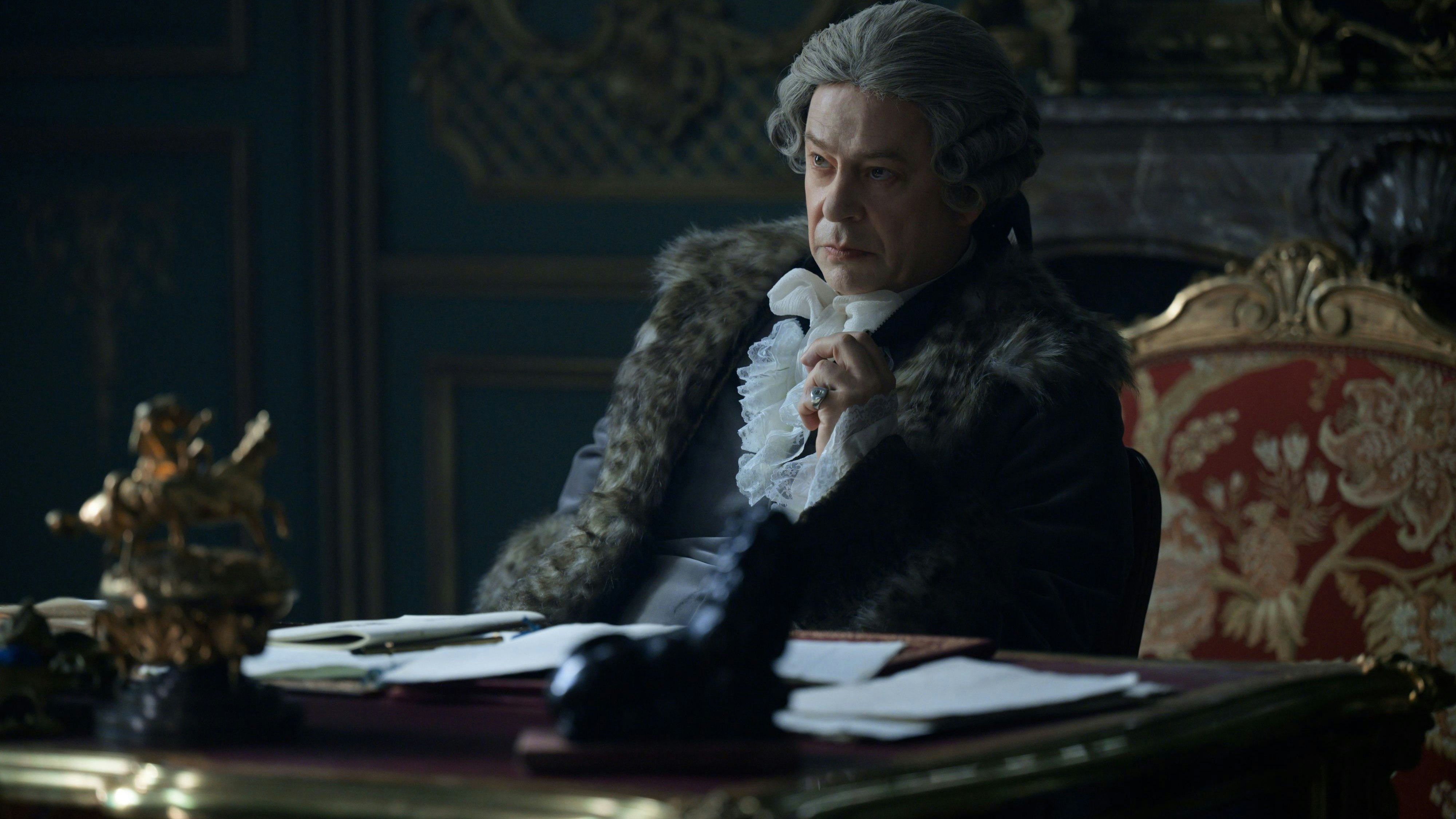 Frankreichs Außenminister Charles Gravier (Thibault de Montalembert)