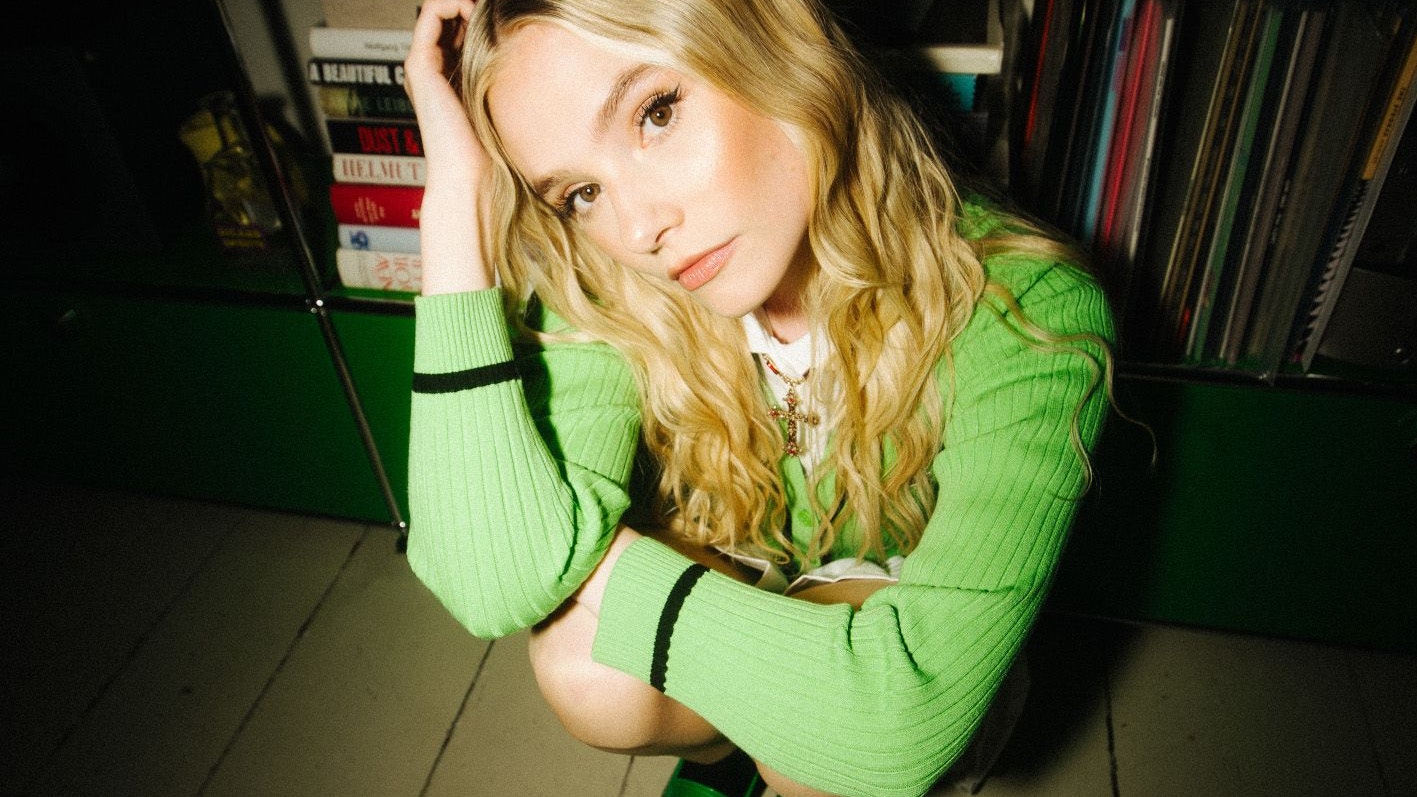 Esther Graf feiert weibliche Nerds, Freaks, Geeks und alle Frauen, die konsequent ihr Ding durchziehen: „Als Teenager waren mir die Meinungen Anderer extrem wichtig, während ich insgeheim Menschen bewunderte, denen völlig egal ist, was man über sie denkt“