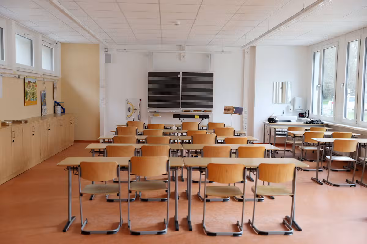 Konservative Eltern mobben homosexuellen Lehrer aus dem Job