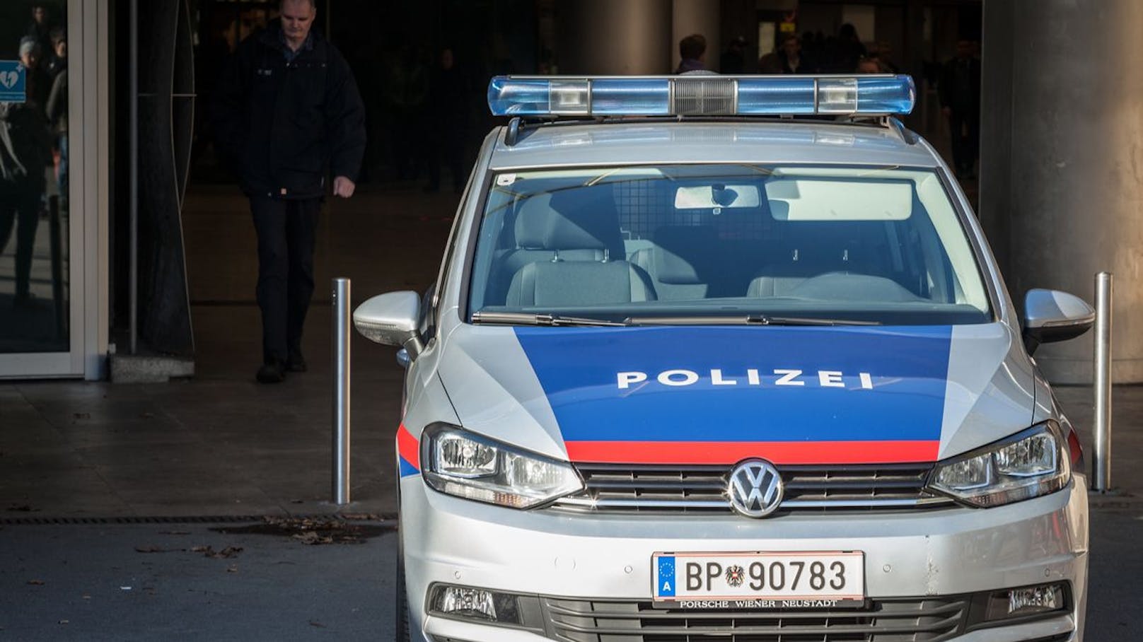 Frau (37) nach Fausthieb gegen Polizisten festgenommen