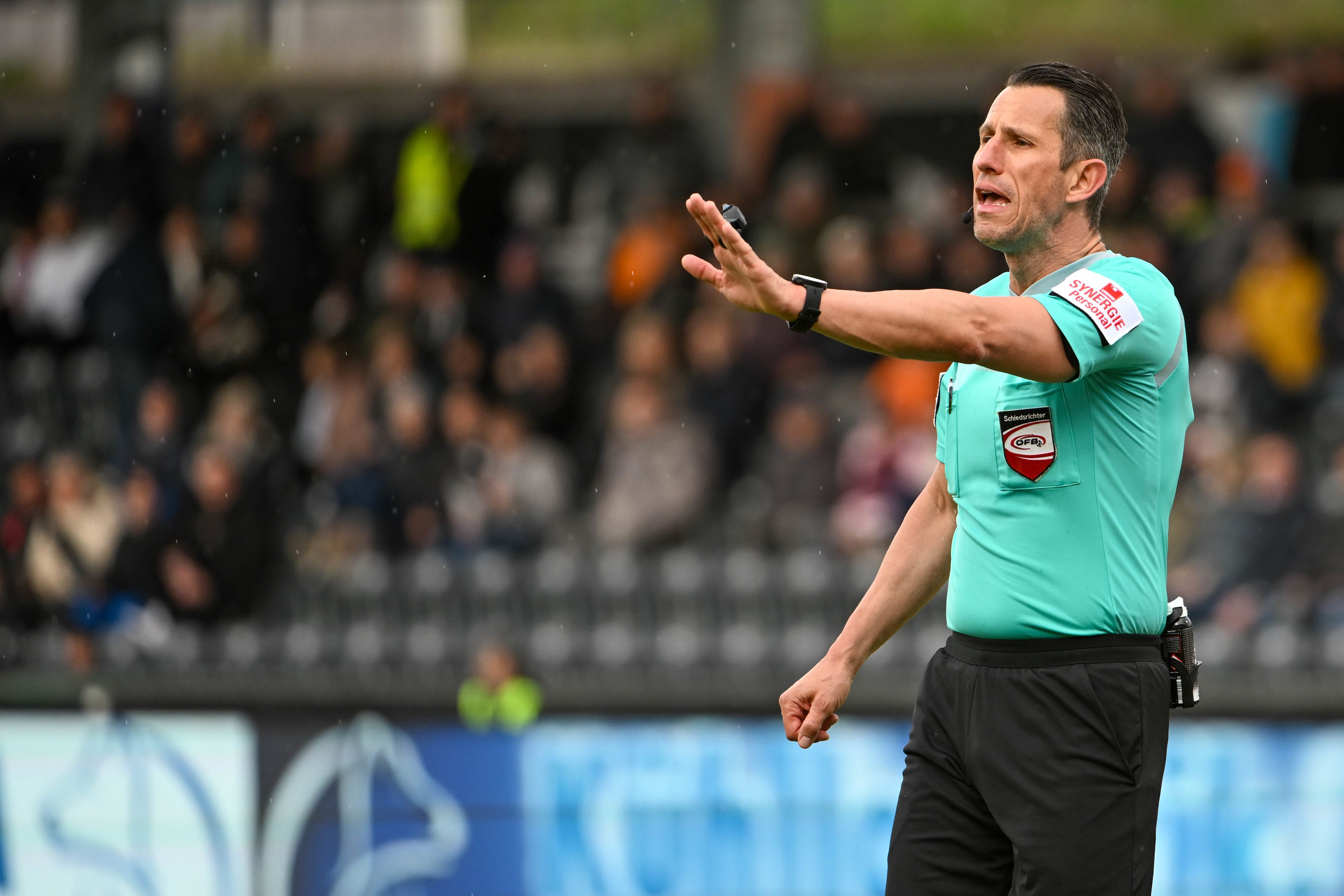 Eine Schiedsrichterentscheidung sorgte bei Blau-Weiß-Linz-Trainer Gerald Scheiblehner für Unverständnis.