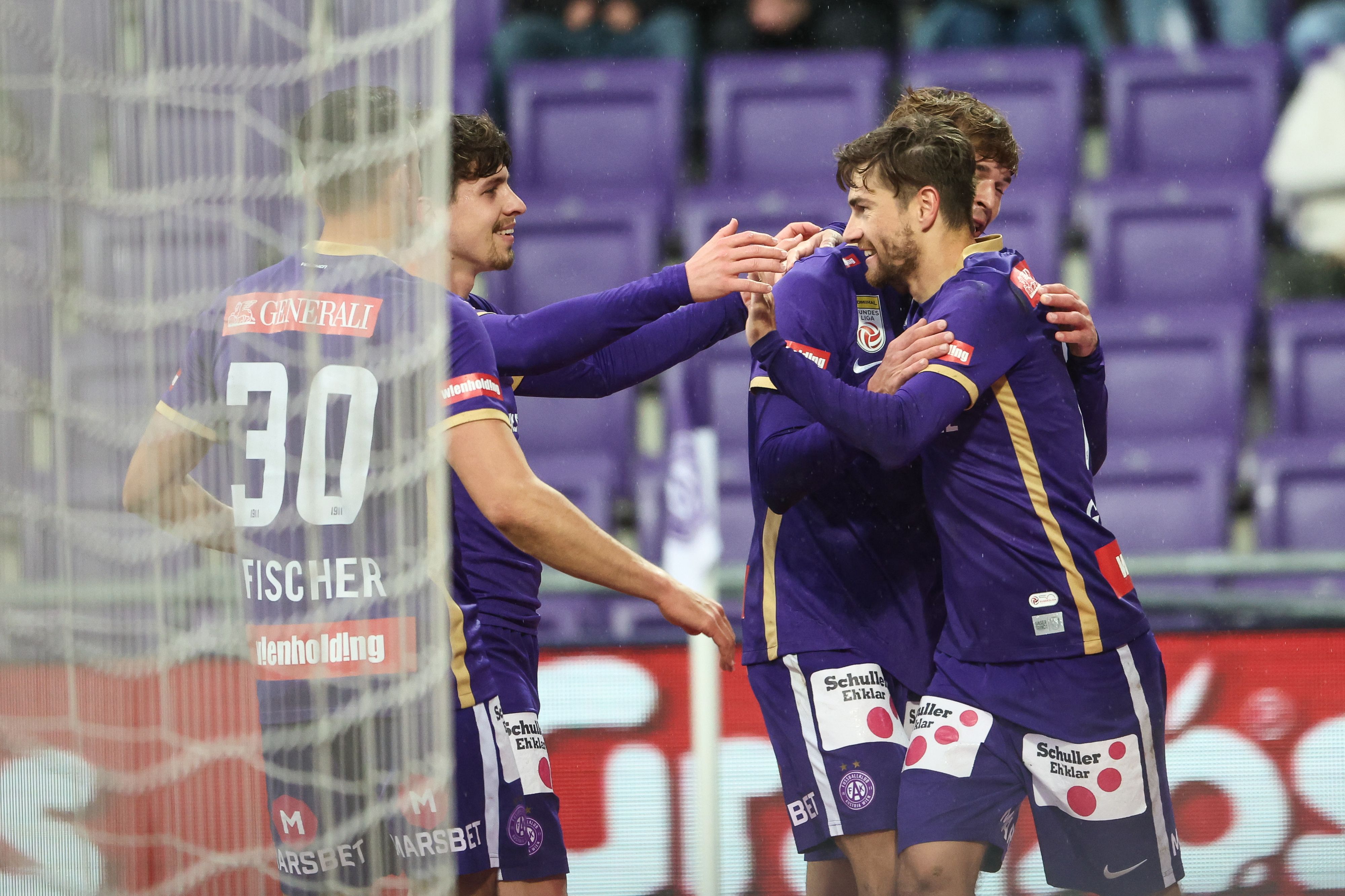 Andreas Gruber und Dominik Fitz verstehen sich nicht nur auf dem Feld gut.