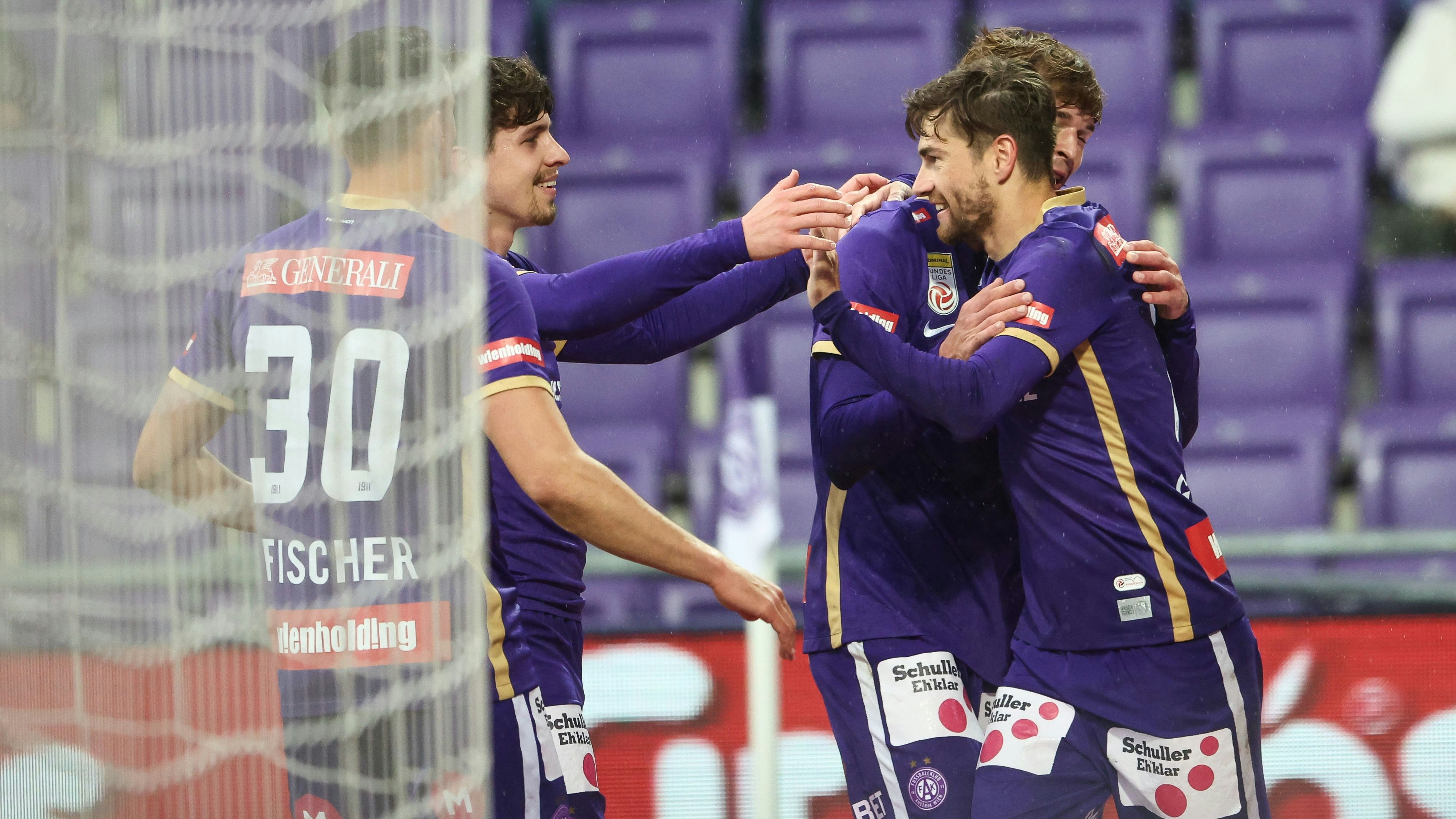 Andreas Gruber und Dominik Fitz verstehen sich nicht nur auf dem Feld gut.