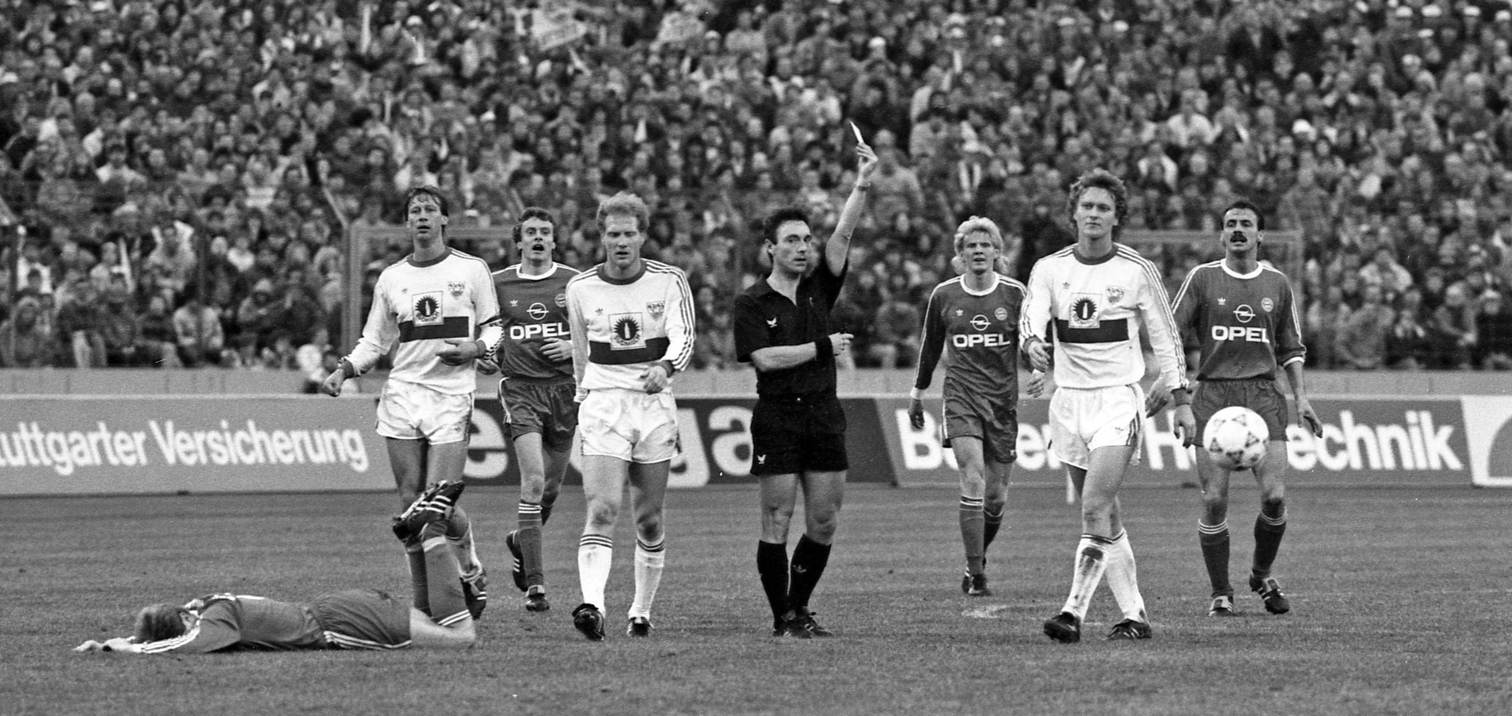 Siegfried Kirsche im Bundesliga-Einsatz bei Bayern gegen Stuttgart