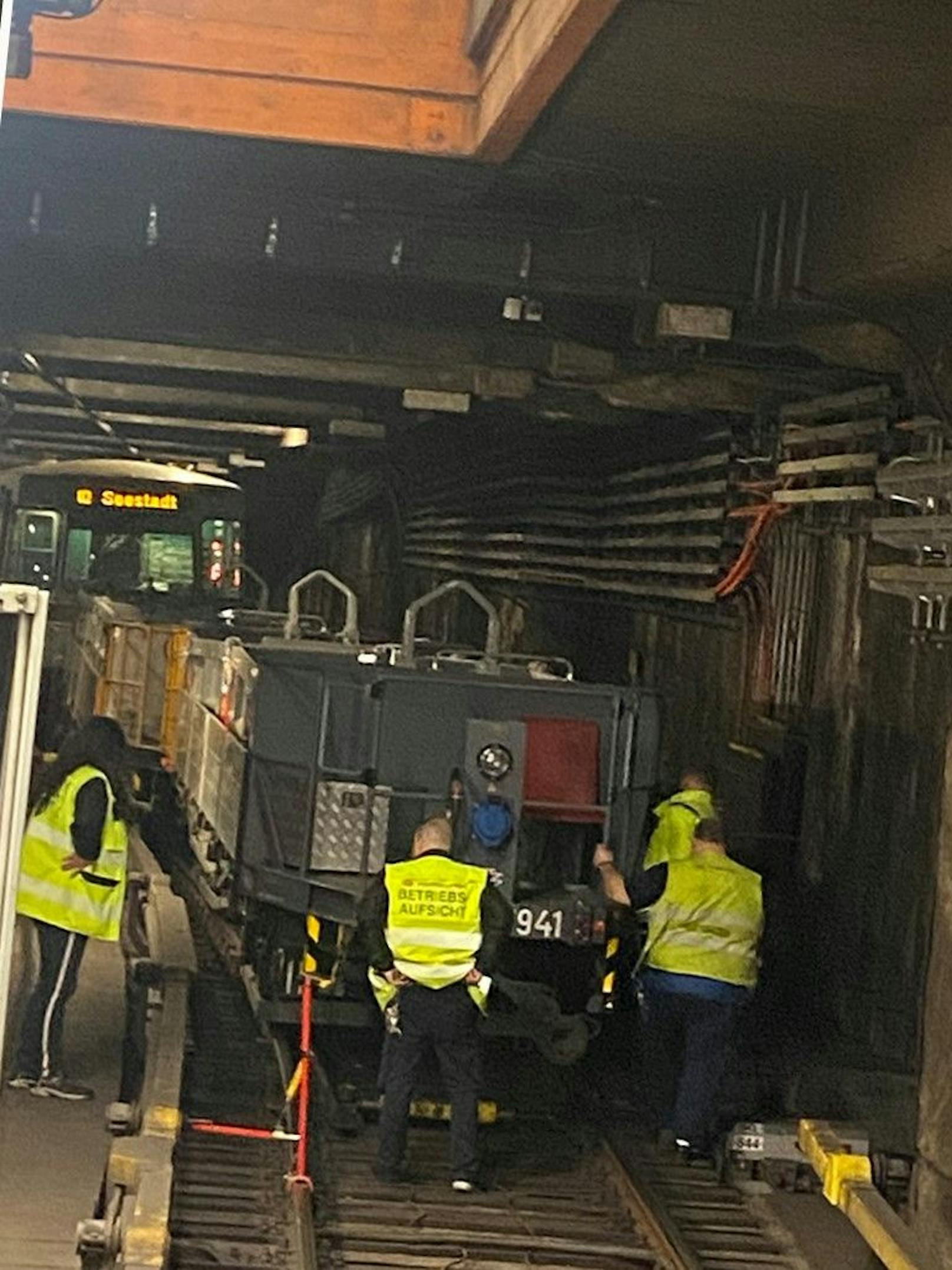 Durch eine kontrollierte Notbremsung konnte der U-Bahn-Fahrer Schlimmeres verhindern.