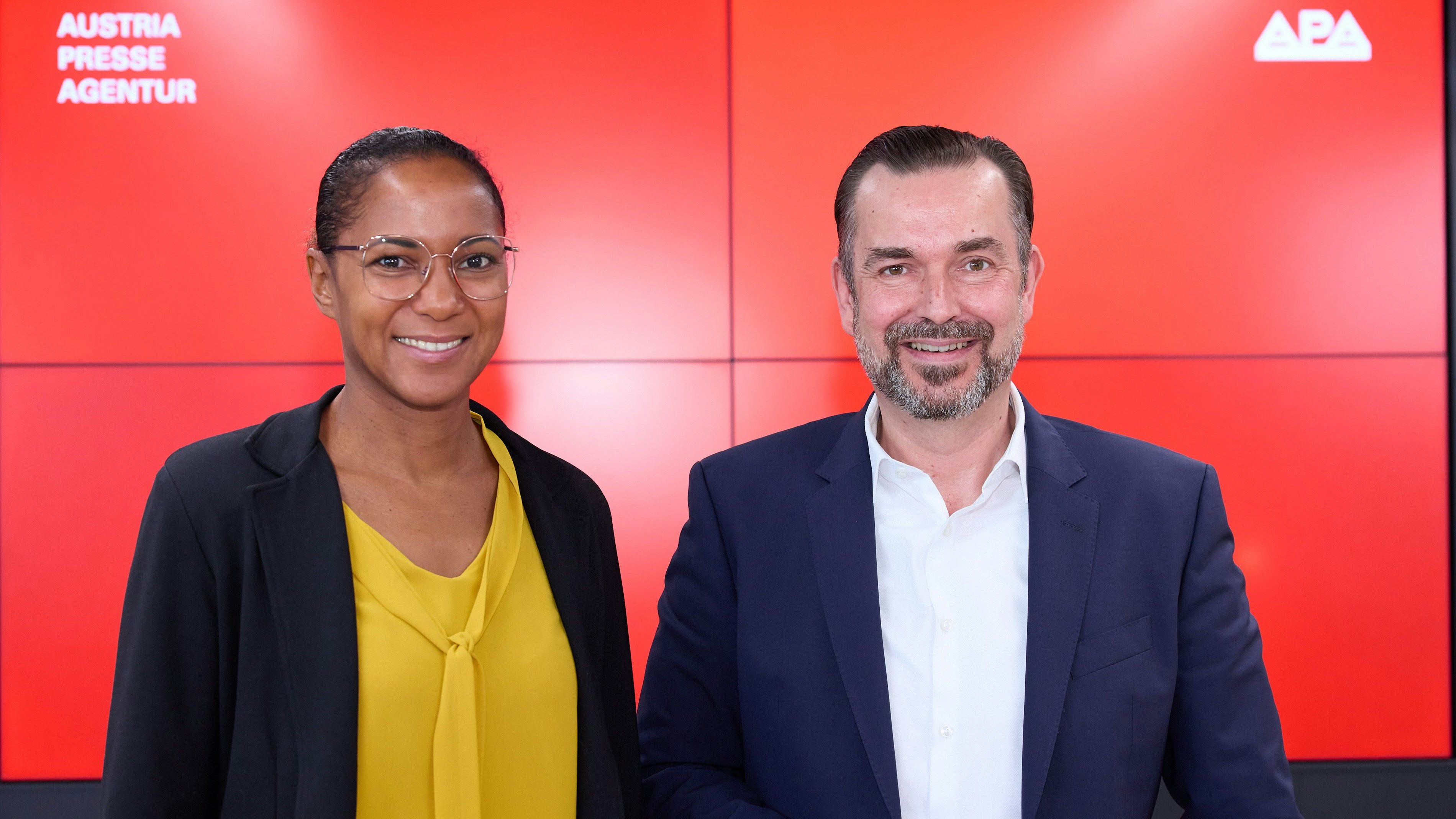 Maimuna Mosser, Country Director Google Austria und Clemens Pig, Geschäftsführer der APA.