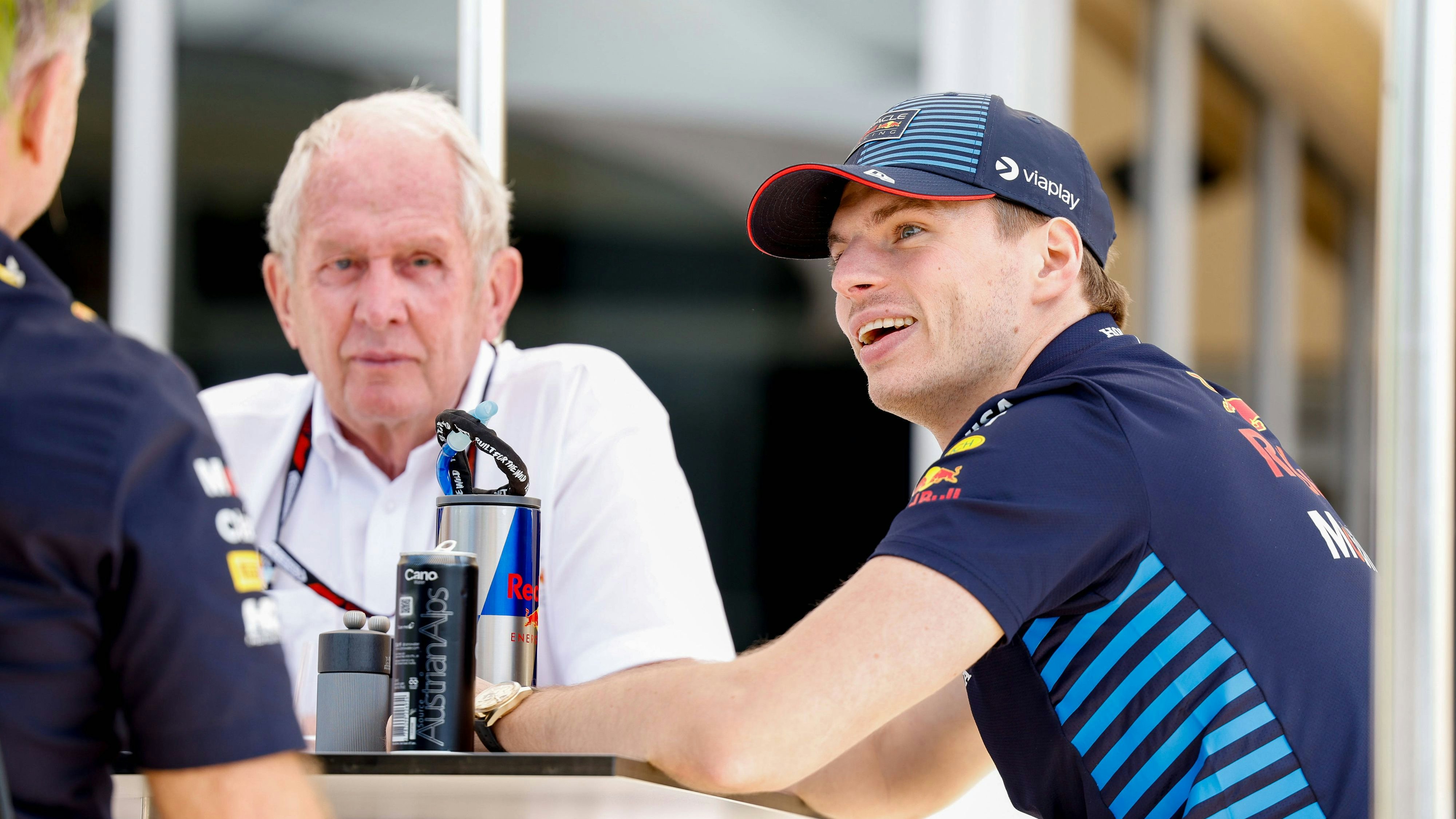 Auf WM-Kurs: Max Verstappen (r.) und Helmut Marko