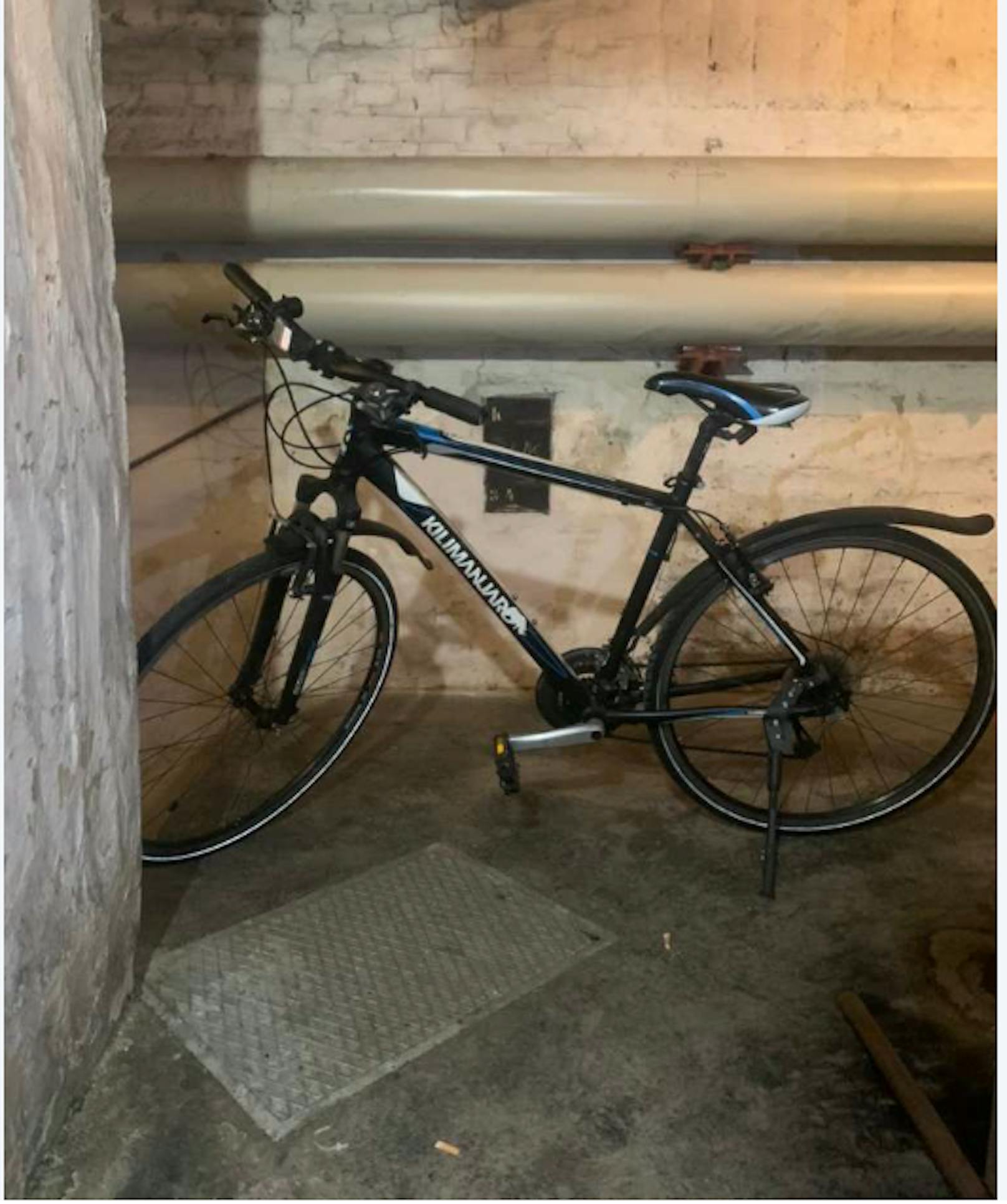 Ein 16-Jähriger steht im Verdacht, diese Fahrräder gestohlen zu haben. Rechtmäßige Besitzer sollen sich bei der Polizeiinspektion am Praterstern melden.
