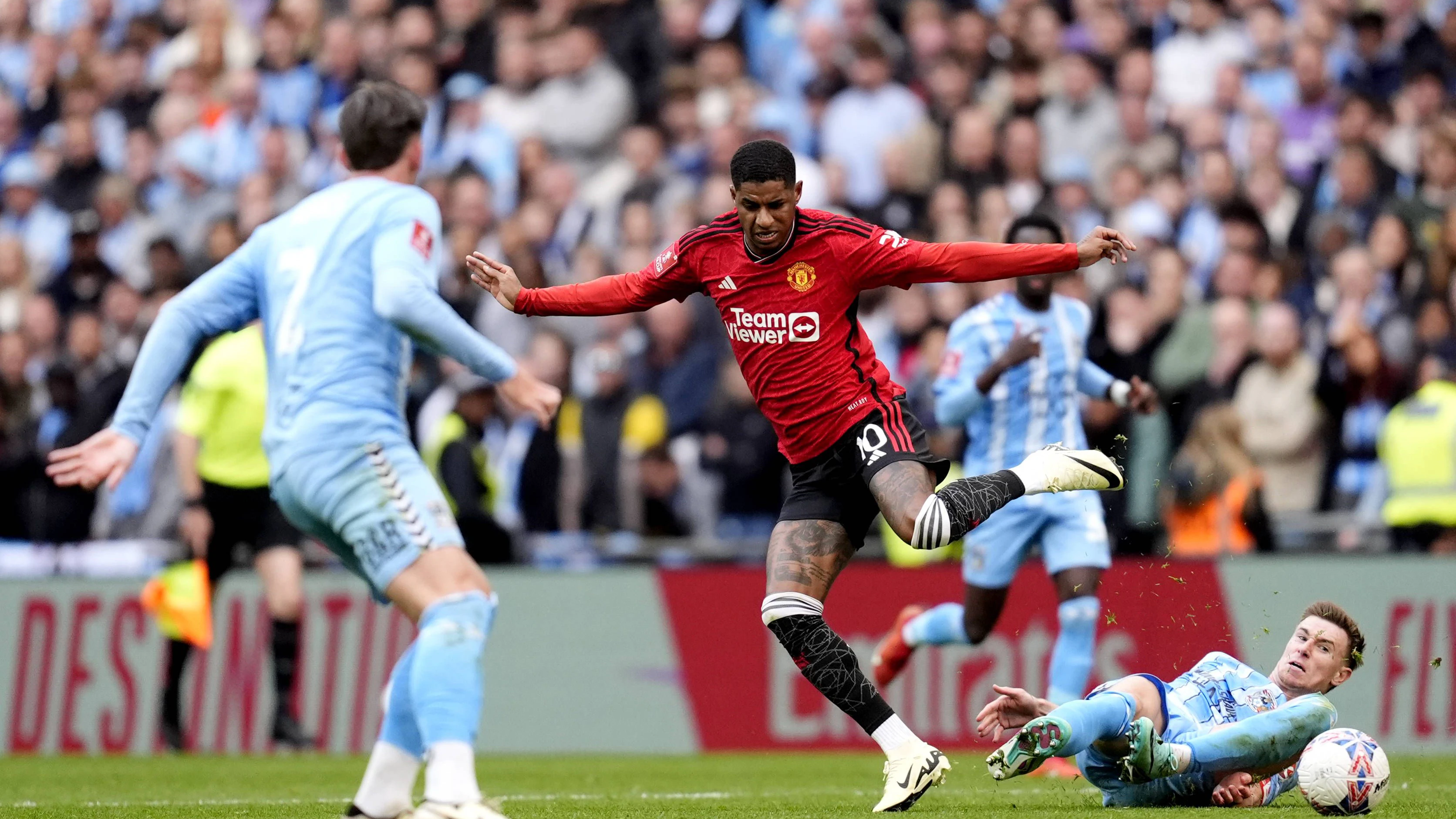 United hatte mit Zweitligist Coventry große Mühe.