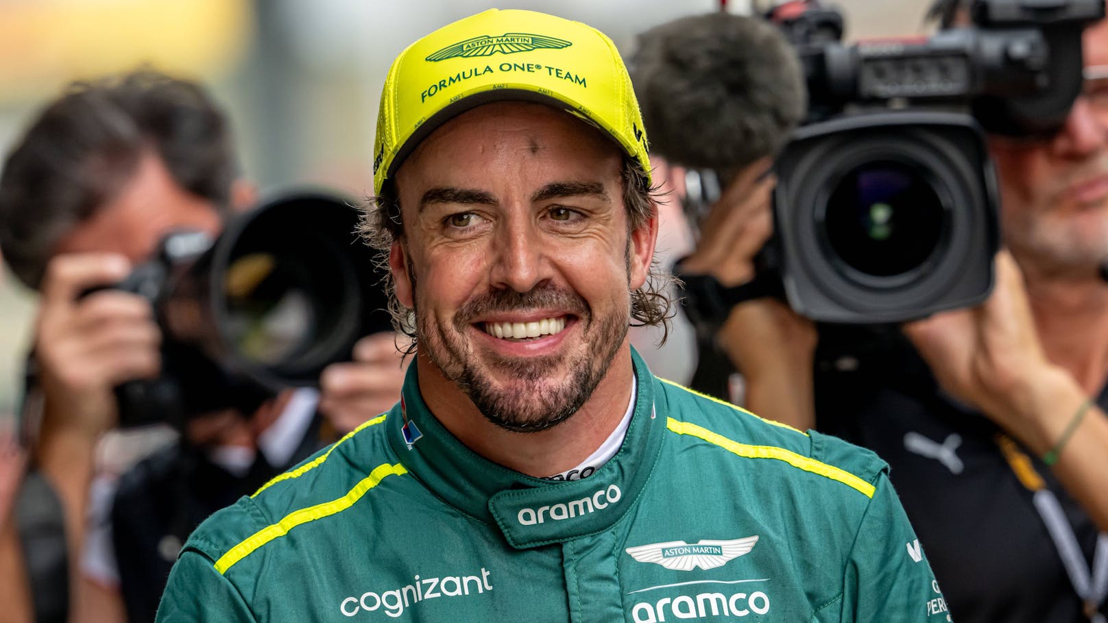 Fans spekulieren, dass es in dem Song "Imgonnagetyouback" um den Formel-1-Star Fernando Alonso geht.