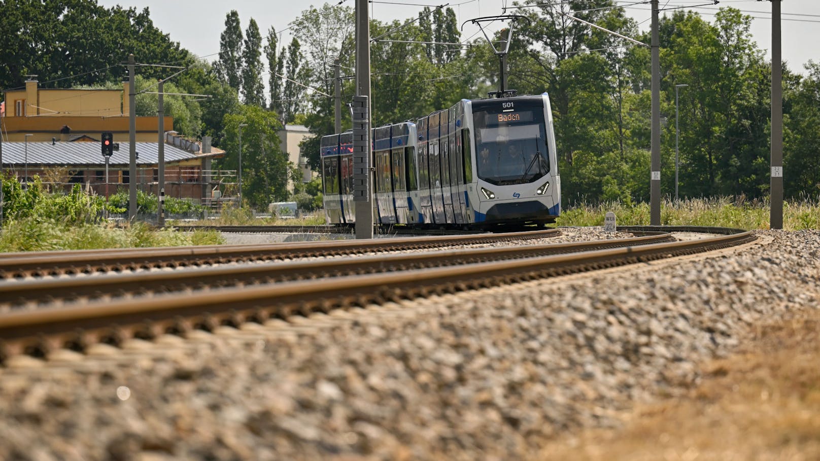 Ab 11. Mai ist wieder ein durchgehender Fahrbetrieb der Badner Bahn.