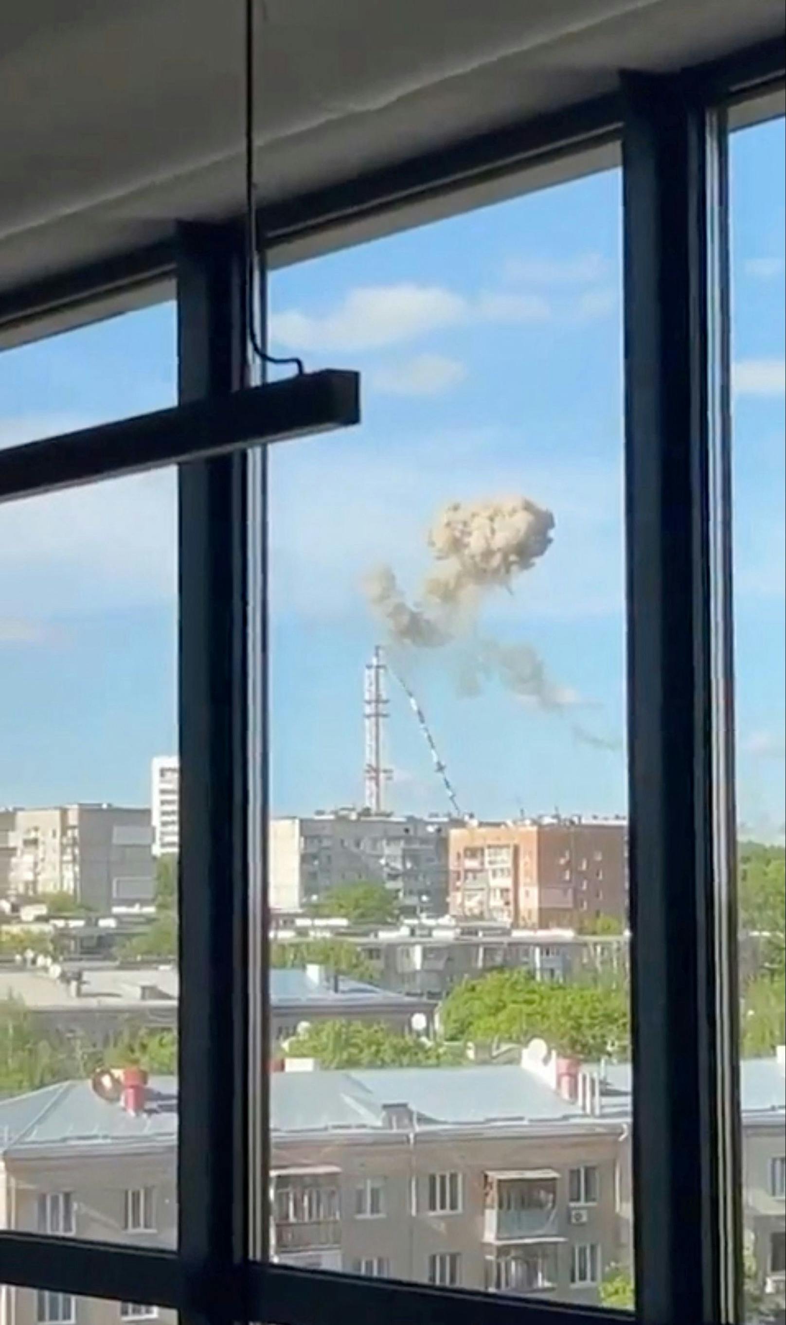 Am Montag (22.04.2024) wurde der Fernsehturm in der ukrainischen Stadt Charkiw zerstört. 