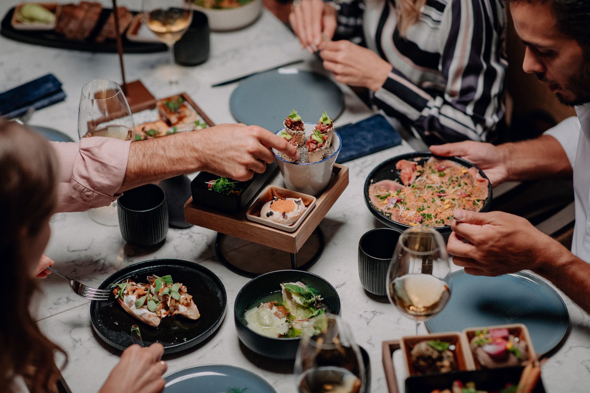 Im Lenz verschmilzt das Beste aus der Welt mit innovativen Sharing-Food-Kreationen, die auch von einem durchgängigen Nachhaltigkeitsansatz geprägt sind.