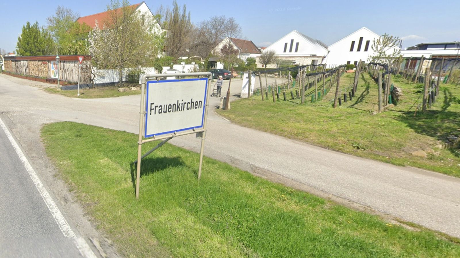 In Frauenkirchen im Burgenland ist eine Ortstafel gestohlen worden.