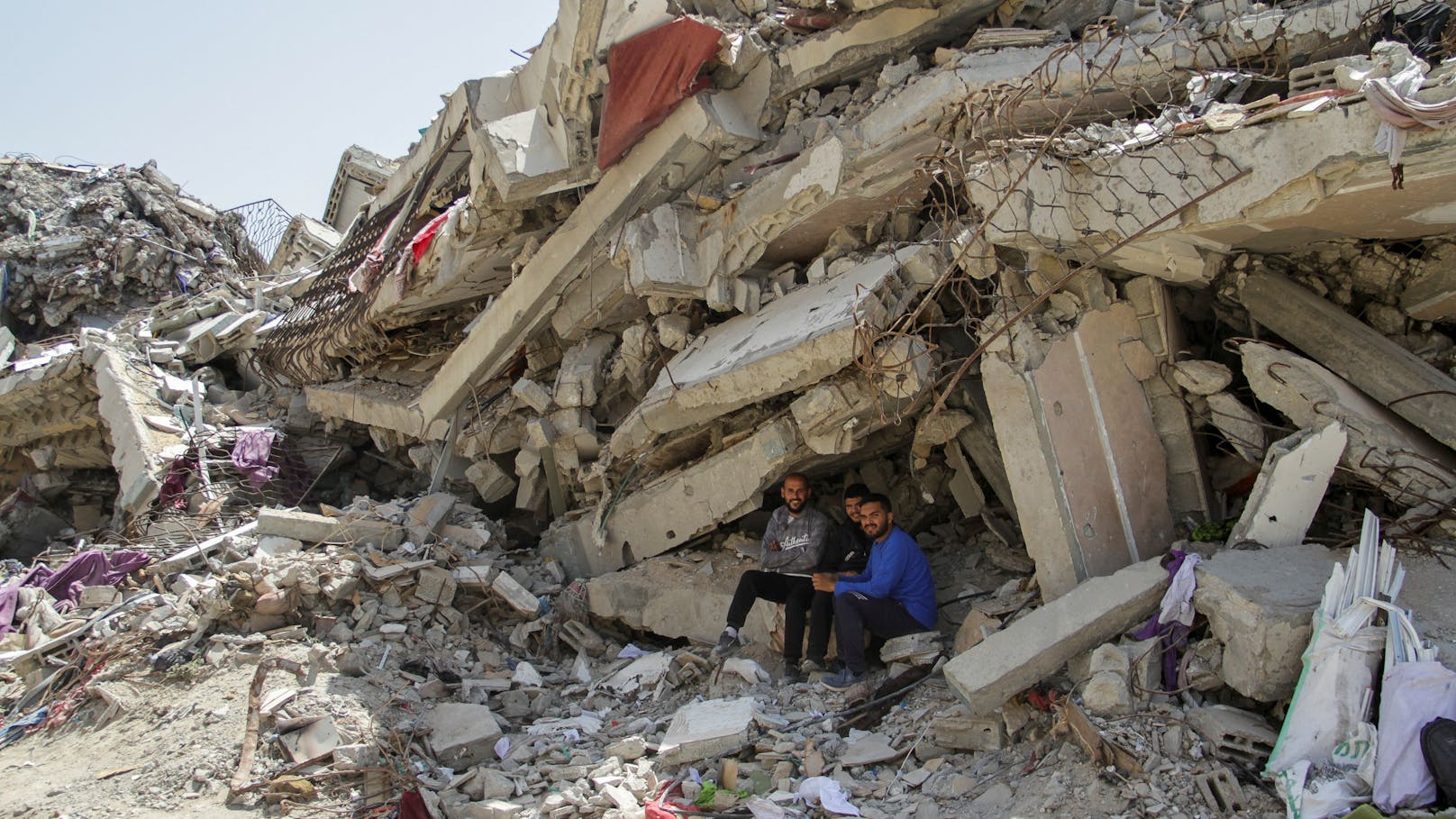 Massengrab in Gaza – Leichen unter Müllbergen entdeckt