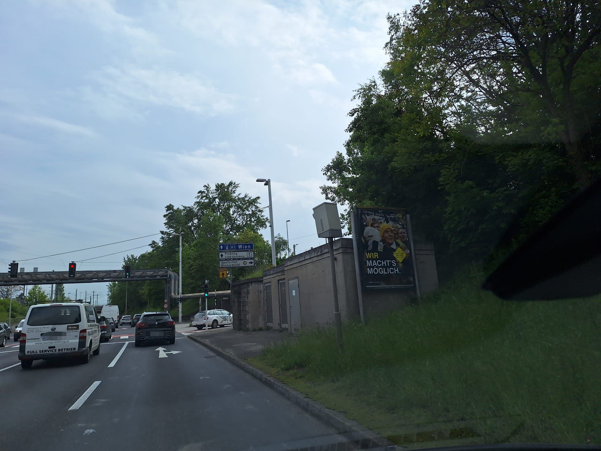 Vor manchen Ampeln ist ein unscheinbares Radar zu sehen, so wie hier in der Linzer Aigengutstraße. Dabei handelt es sich meist um 