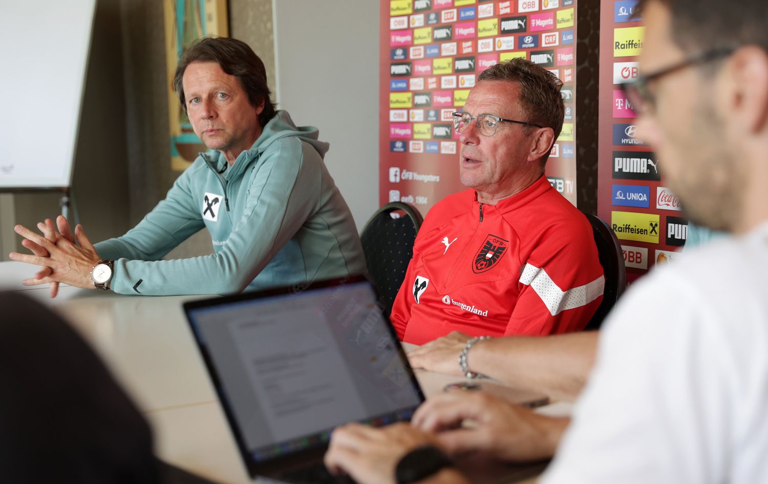 Sportdirektor Peter Schöttel und Teamchef Ralf Rangnick-