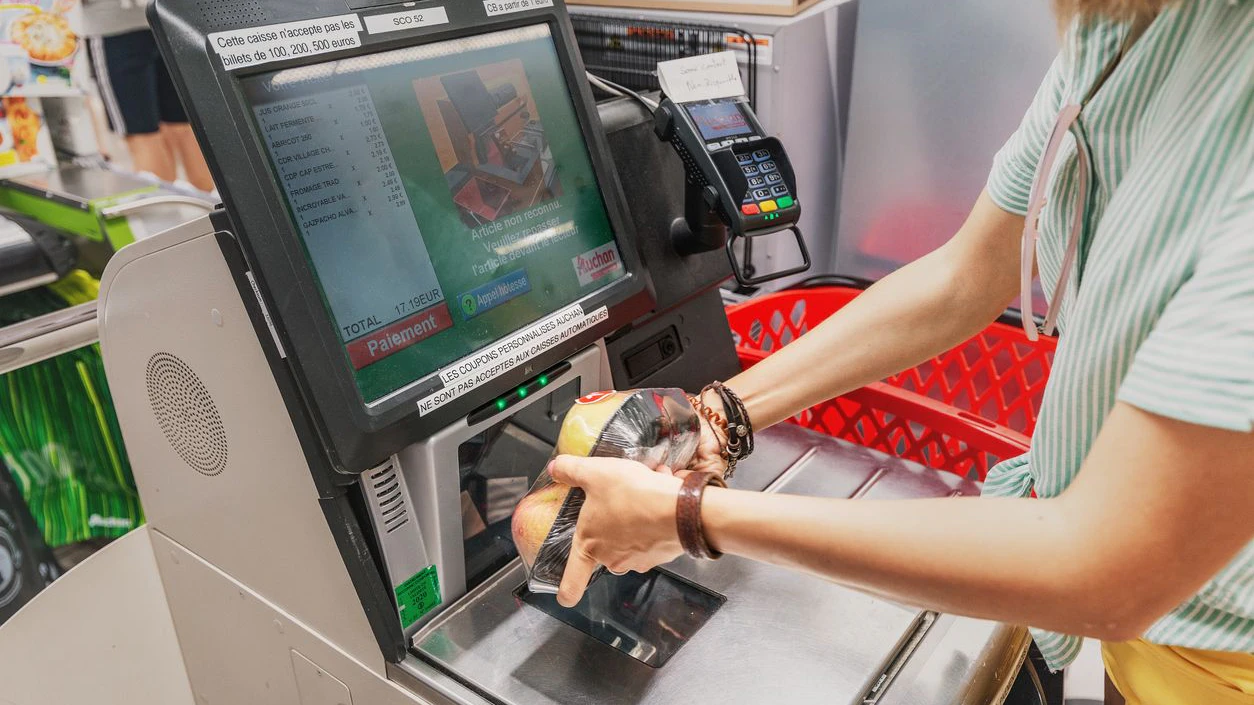 Nicht alle Kunden sind bei den "Self-check-out-Kassen" hundertprozentig ehrlich. Symbolbild. 