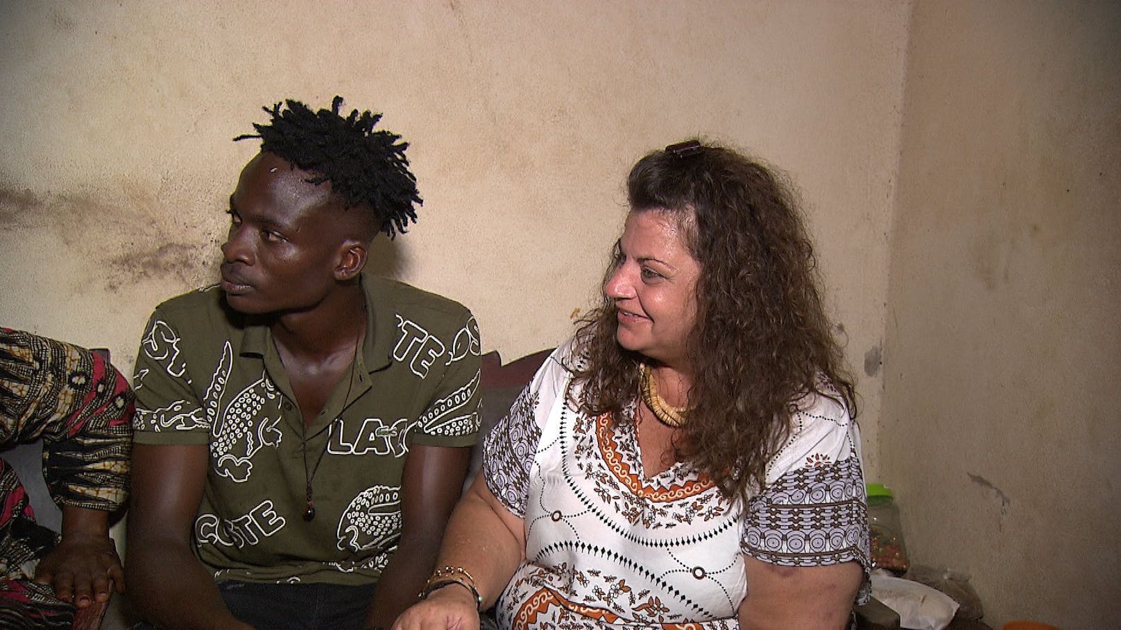 Andrea (55) und ihr 30 Jahre jüngerer Lover David aus der Elfenbeinküste haben heute einen wichtigen Termin, denn der Wahl-Kärntnerin wird die Schwiegermutter in spe vorgestellt.