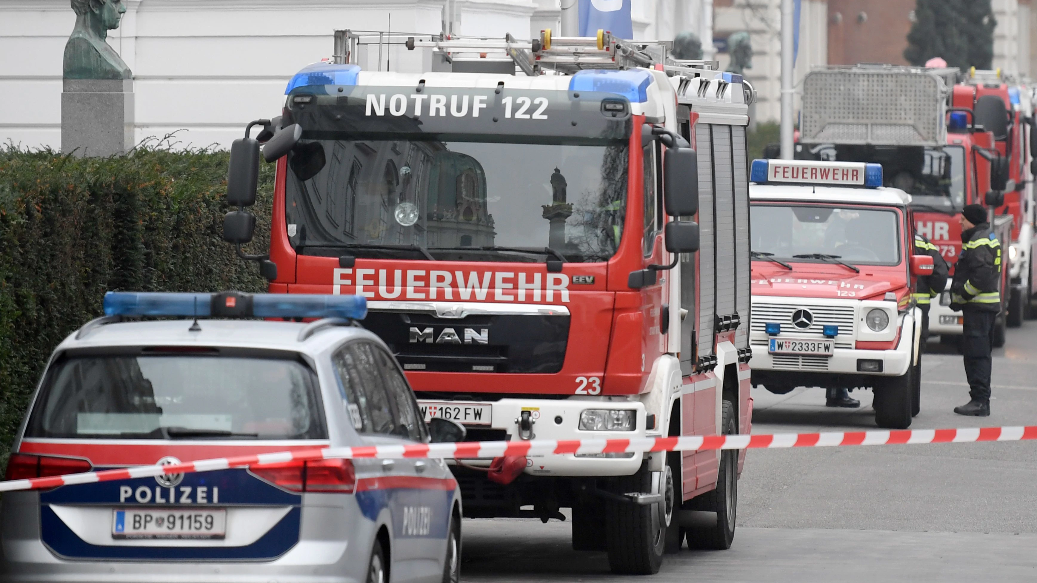 Die Scherzanrufe eines 15-Jährigen sorgten in Wien für mehrere Einsätze. (Symbolbild)