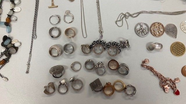 Ein Teil der sichergestellten Beute