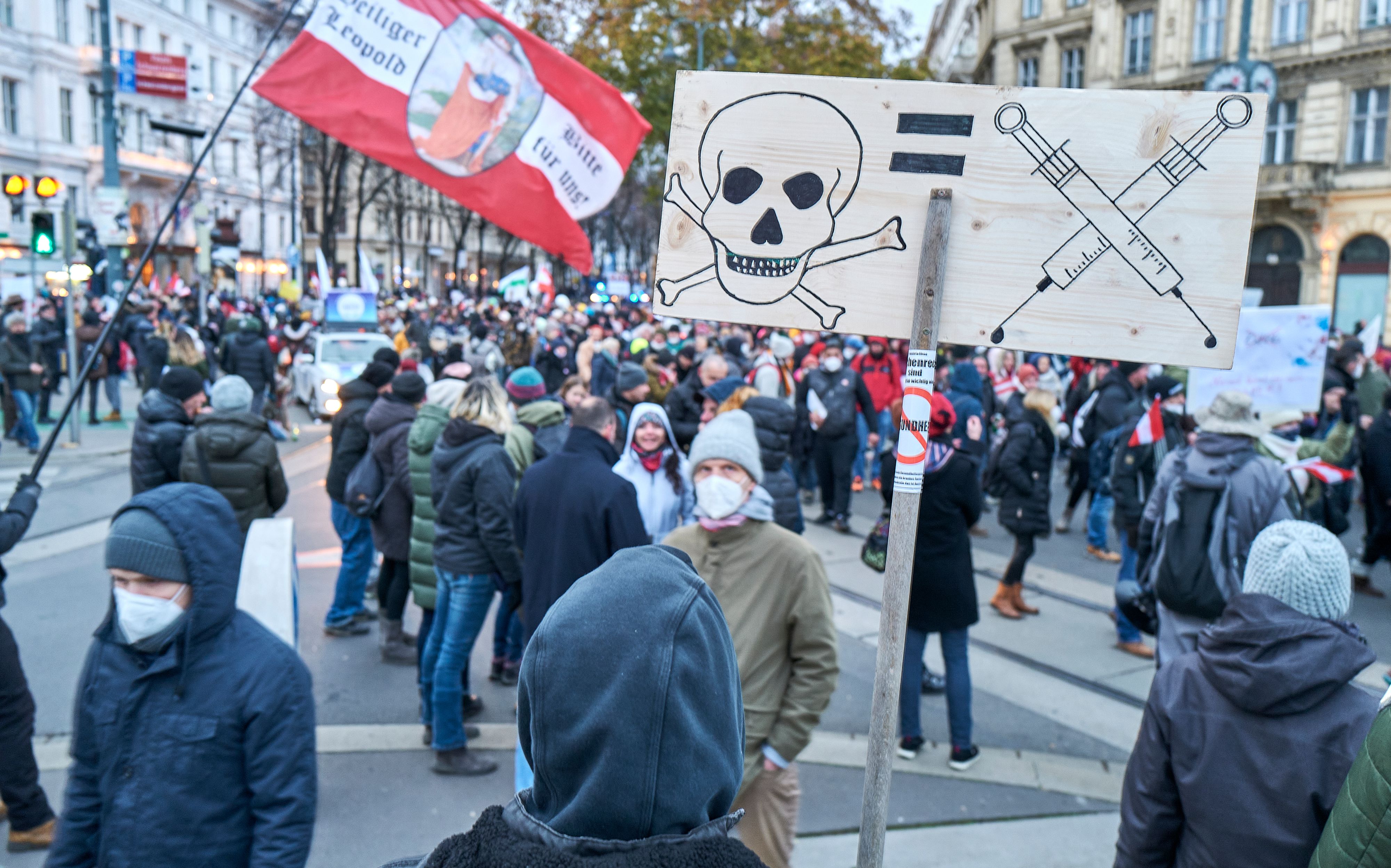 Wien, 4. Dezember 2021: Proteste gegen Corona-Maßnahmen und Impfpflicht mobilisierten über&nbsp;Massen u.a. über Telegram-Kanäle. Die gibt es immer noch und bilden den Nährboden gefährlicher Verschwörungstheorien.