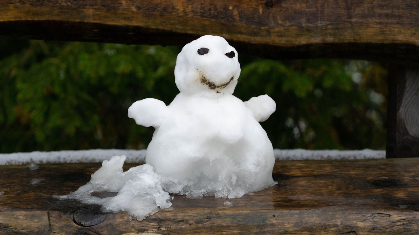 Wetter-Chaos: Jetzt steht in Wien schon ein Schneemann