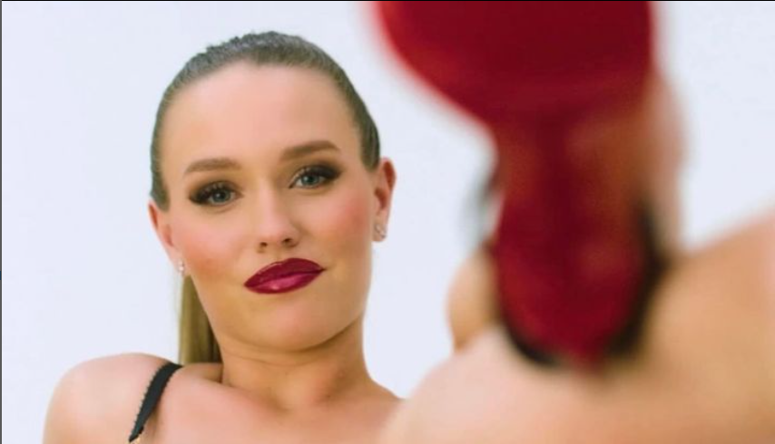 Nur wenige Tage nach Veröffentlichung ihres ersten Songs kündigt Laura Müller ein zweites Lied an.