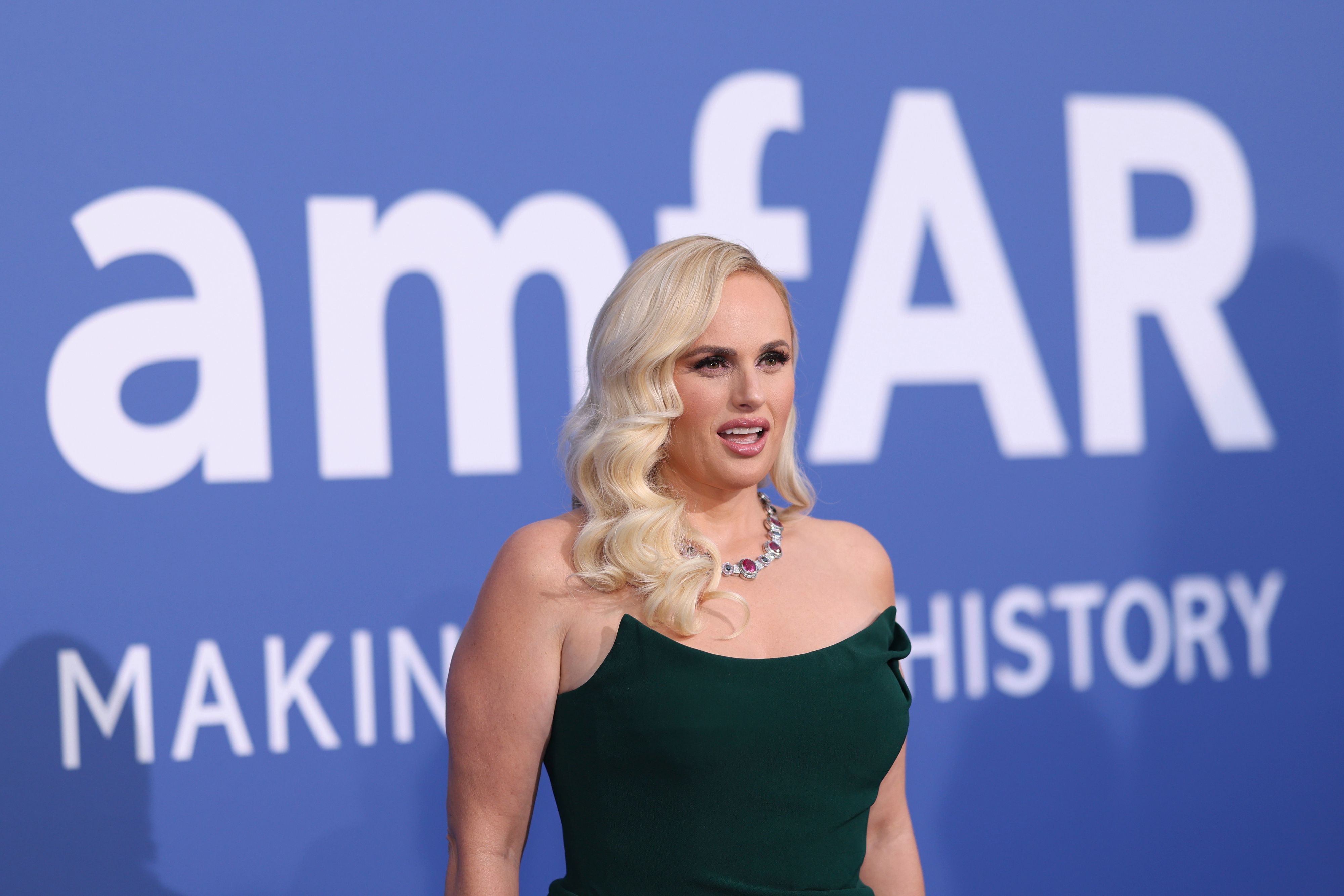 Jetzt packt Rebel Wilson weiter aus und verrät pikante Details aus ihrem Leben.