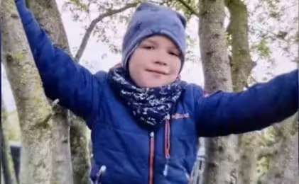 Heute.at - Arian ist weg – Autistischer Bub in Socken unterwegs