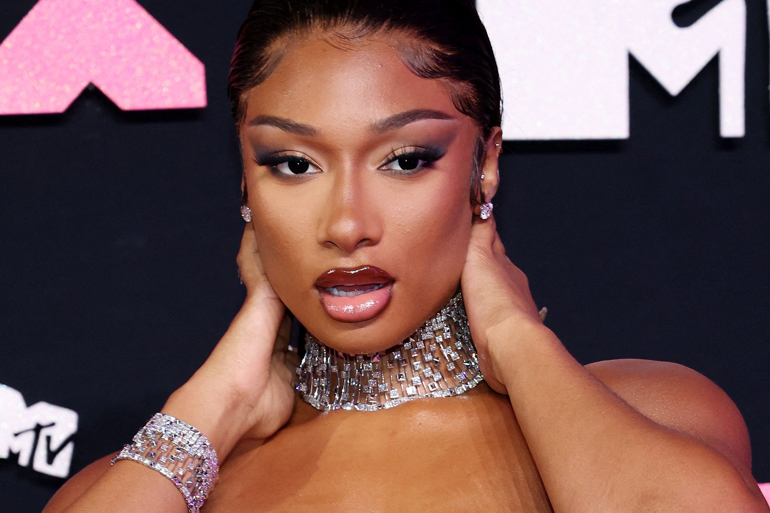 Megan Thee Stallion wurde von einem ehemaligen Kameramann wegen sexueller Belästigung verklagt. 