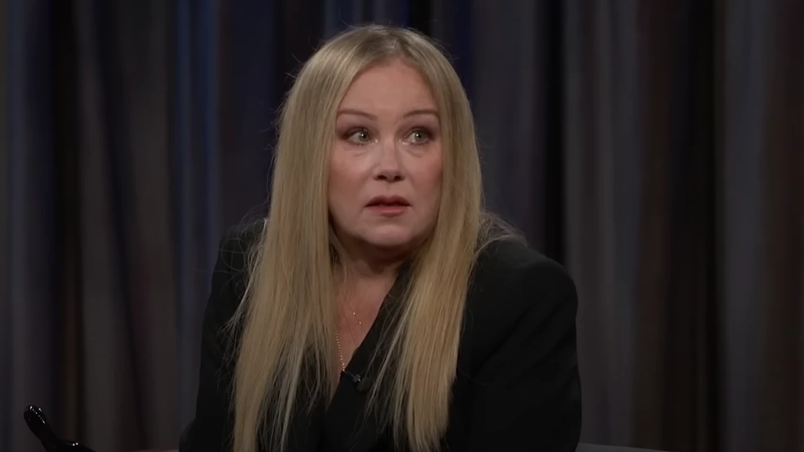 Pech für Christina Applegate: Seit Jahren leidet sie an Multipler Sklerose, nun sind zwei neue Infektionen hinzugekommen. 