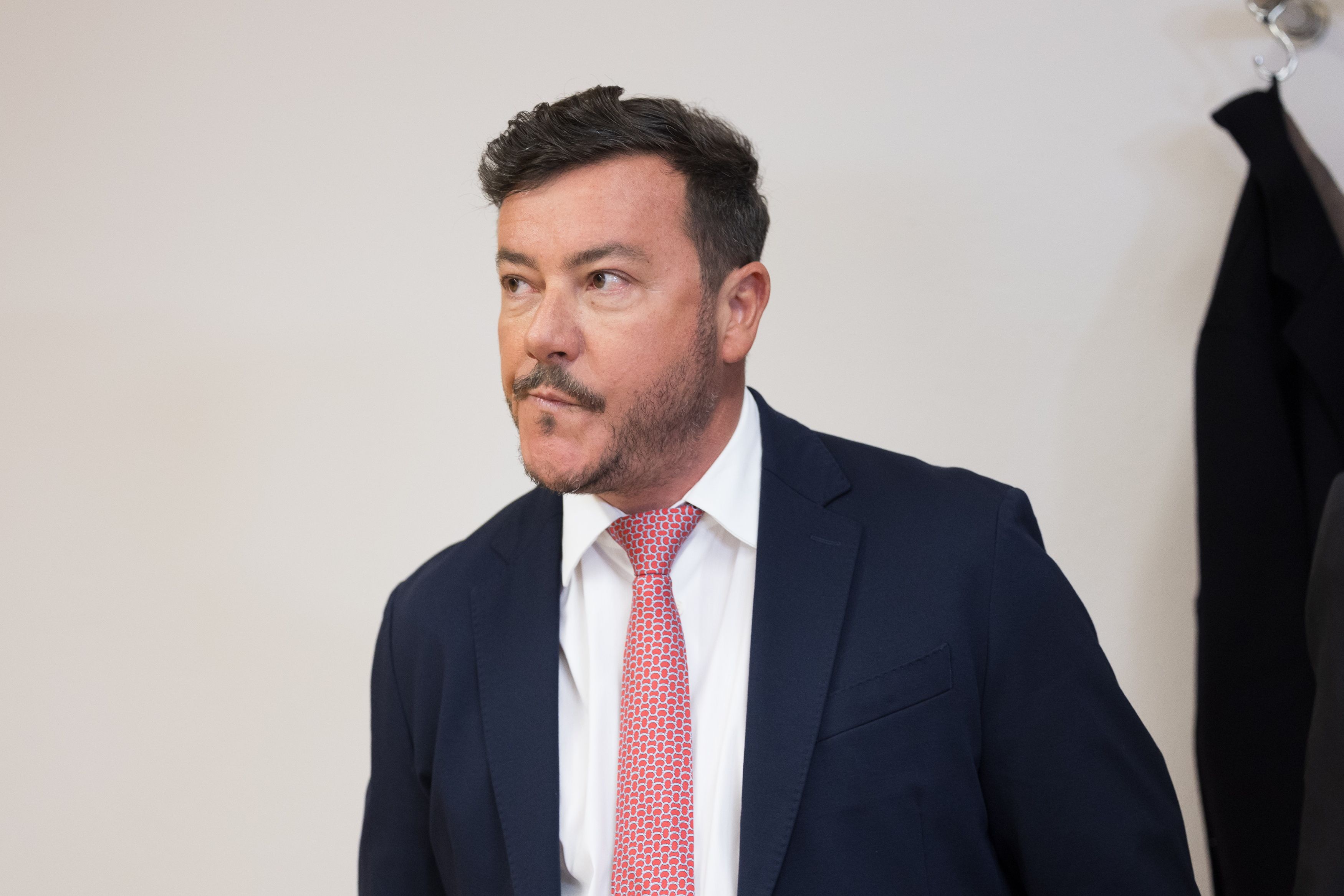 René Benko zeigte sich nach Start des Signa-Pleitereigens monatelang nicht. Sein erster öffentlicher Auftritt danach war Ende April am Landesgericht Innsbruck.