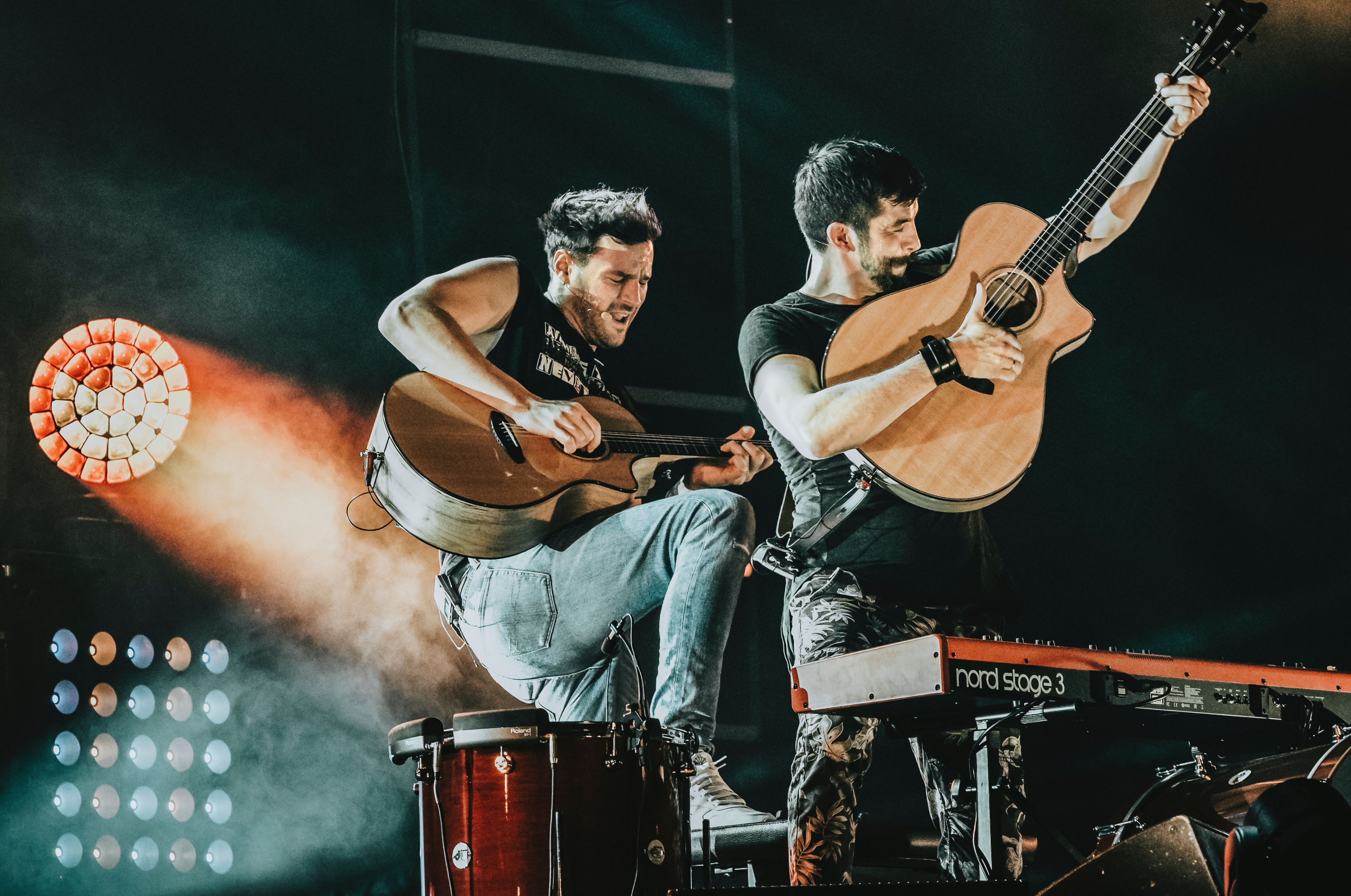 Pizzera & Jaus heizen den Fans ein.