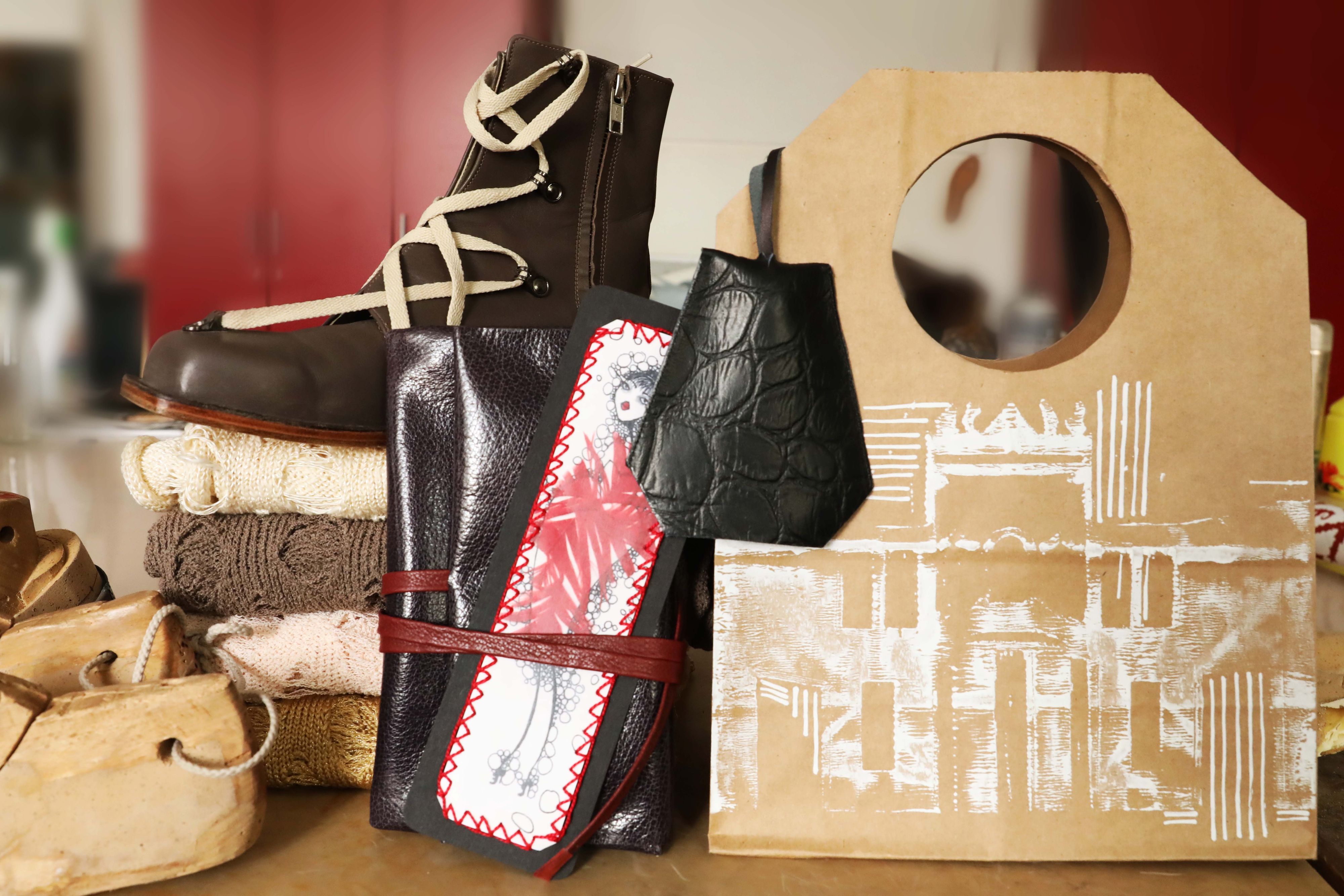 Beim OPEN HOUSE im Mai kann man die Kreationen der Modeschüler auch erwerben und bei der Produktion zusehen.