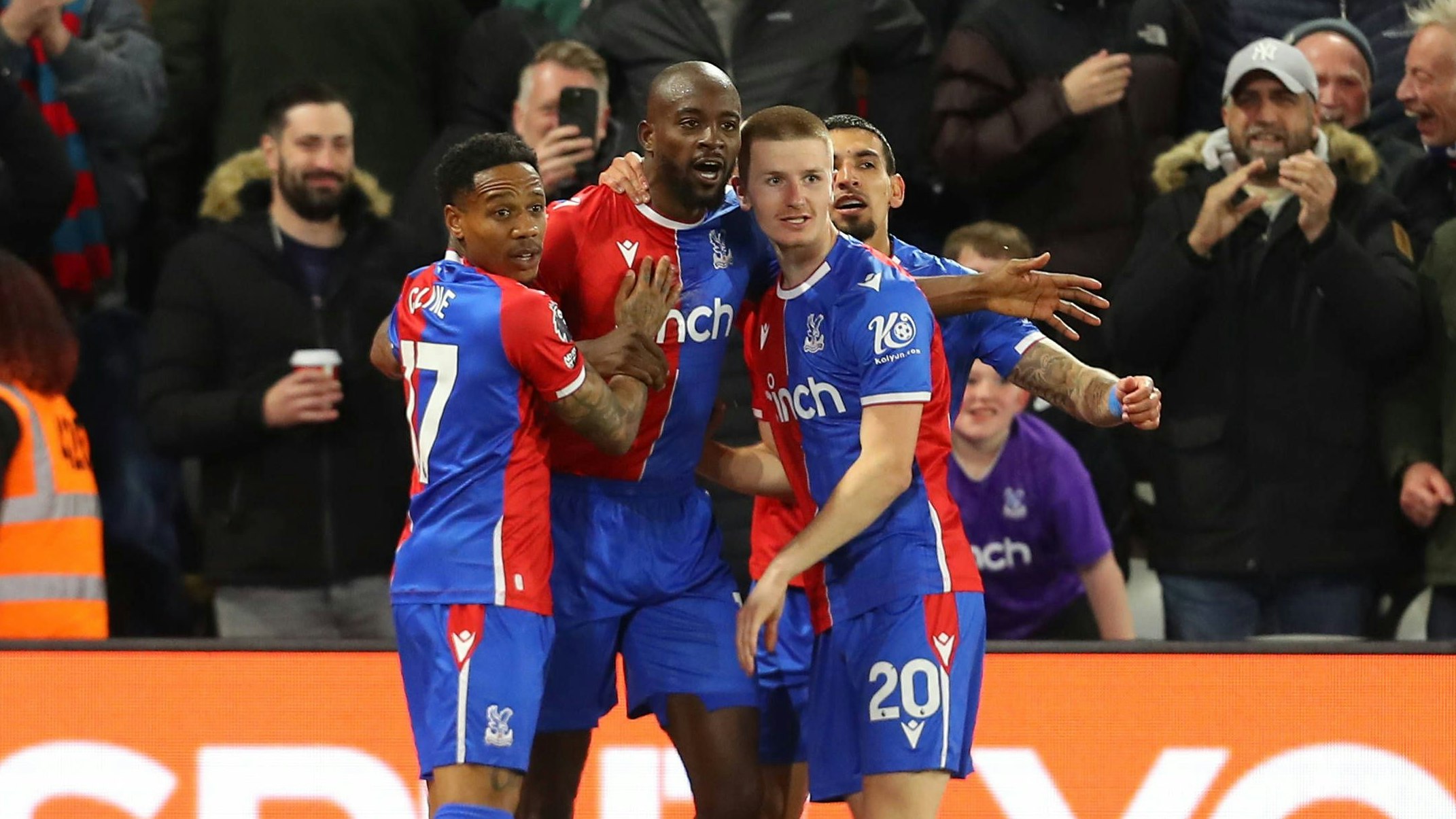 Crystal Palace bleibt in der Premier League